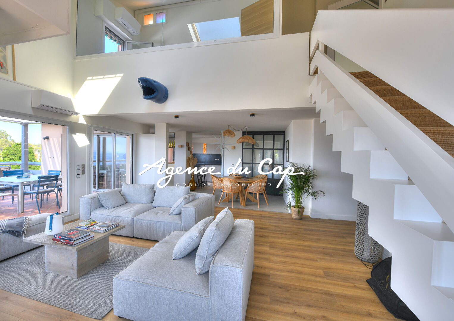 Photo APPARTEMENT SAINT RAPHAEL BOULOURIS DERNIER ETAGE VUE MER image 3/6