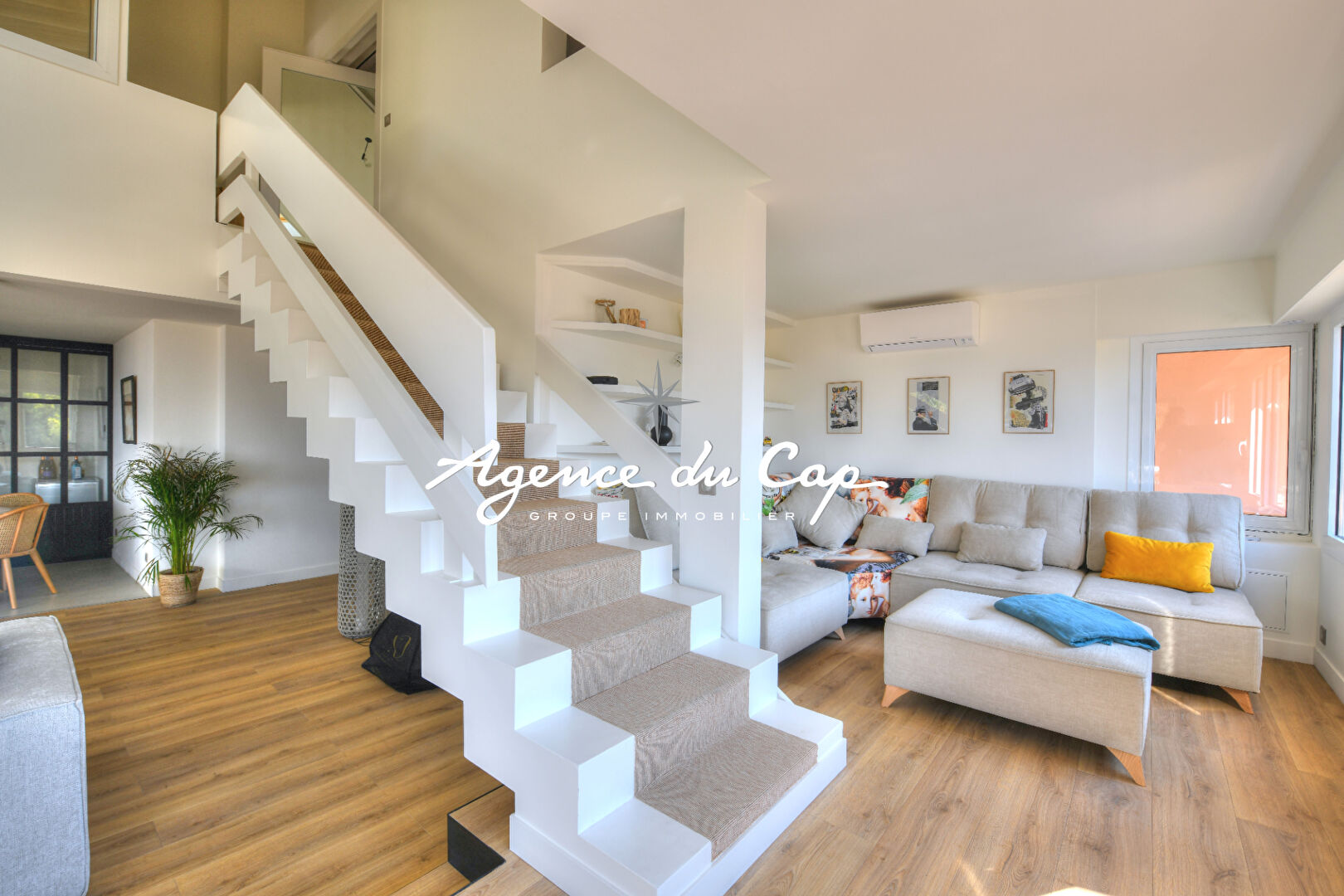Photo APPARTEMENT SAINT RAPHAEL BOULOURIS DERNIER ETAGE VUE MER image 4/6