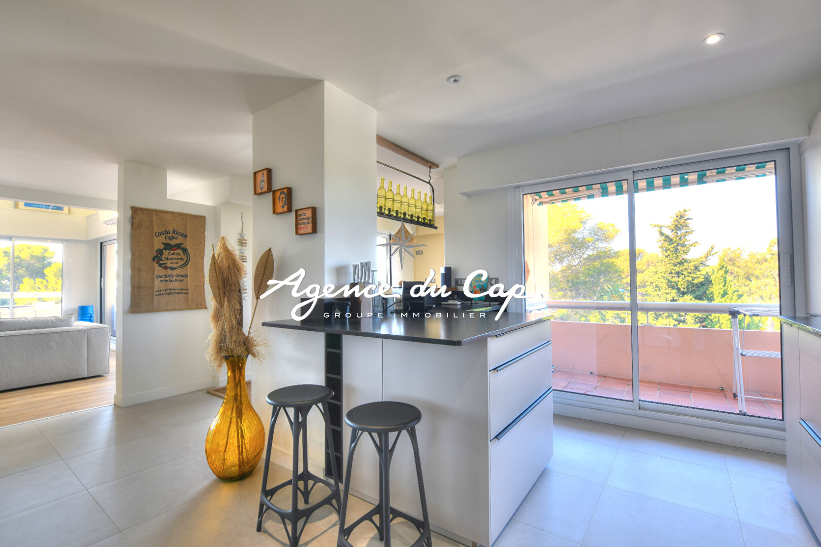 Photo APPARTEMENT SAINT RAPHAEL BOULOURIS DERNIER ETAGE VUE MER image 5/6