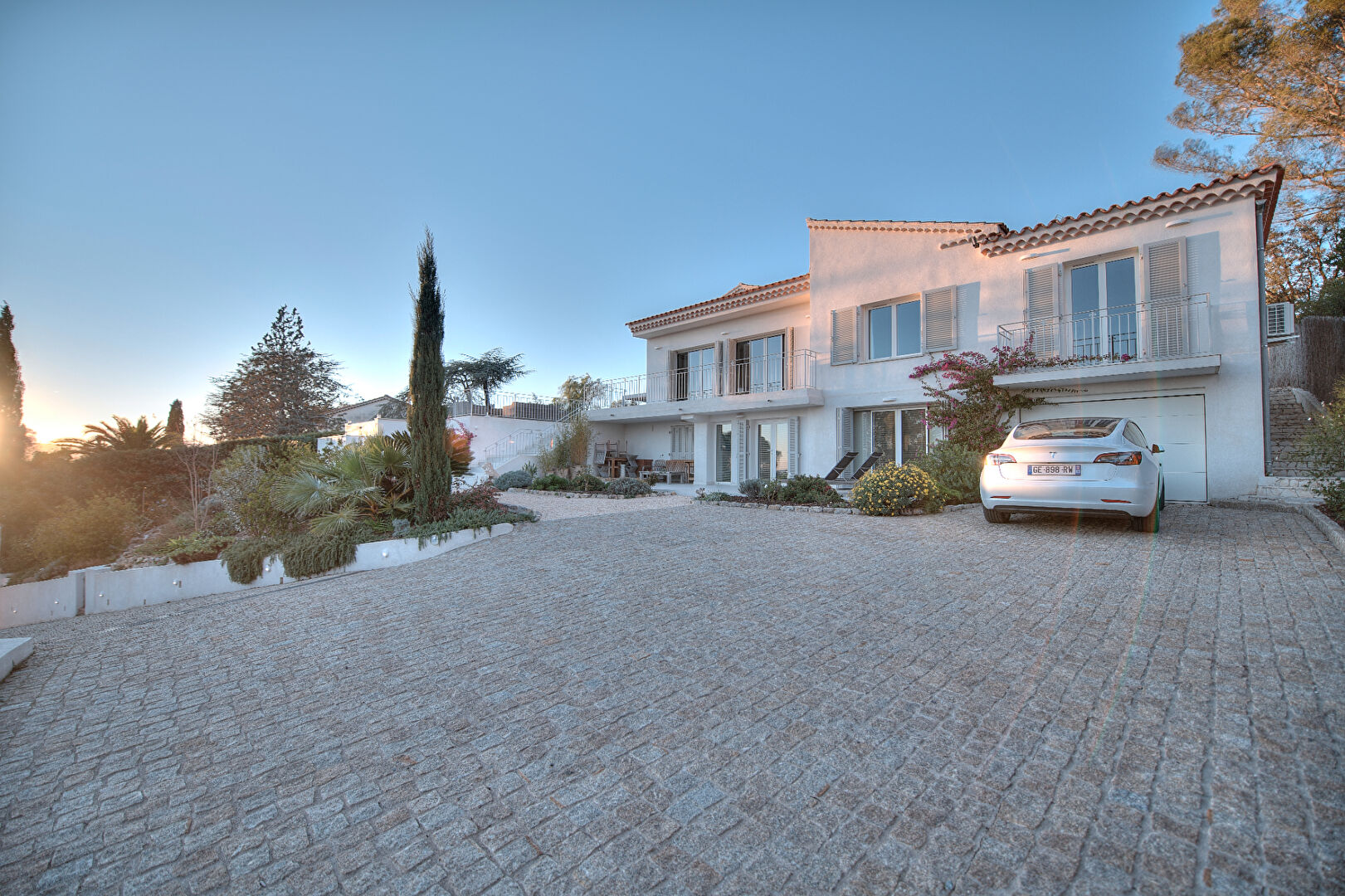 Photo VILLA VUE MER 8 PIÉCES 4 SUITES PISCINE CHAUFFEE GARAGE ET 2 PIECES INDEPENDANT A SAINT RAPHAEL BOULOURIS image 2/6