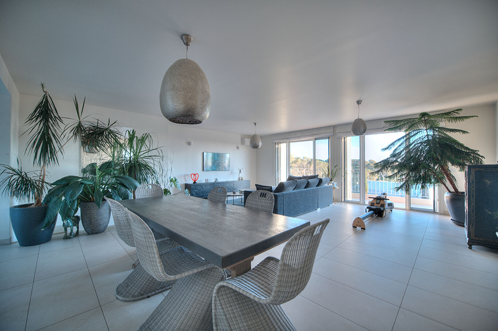 Photo VILLA VUE MER 8 PIÉCES 4 SUITES PISCINE CHAUFFEE GARAGE ET 2 PIECES INDEPENDANT A SAINT RAPHAEL BOULOURIS image 4/6