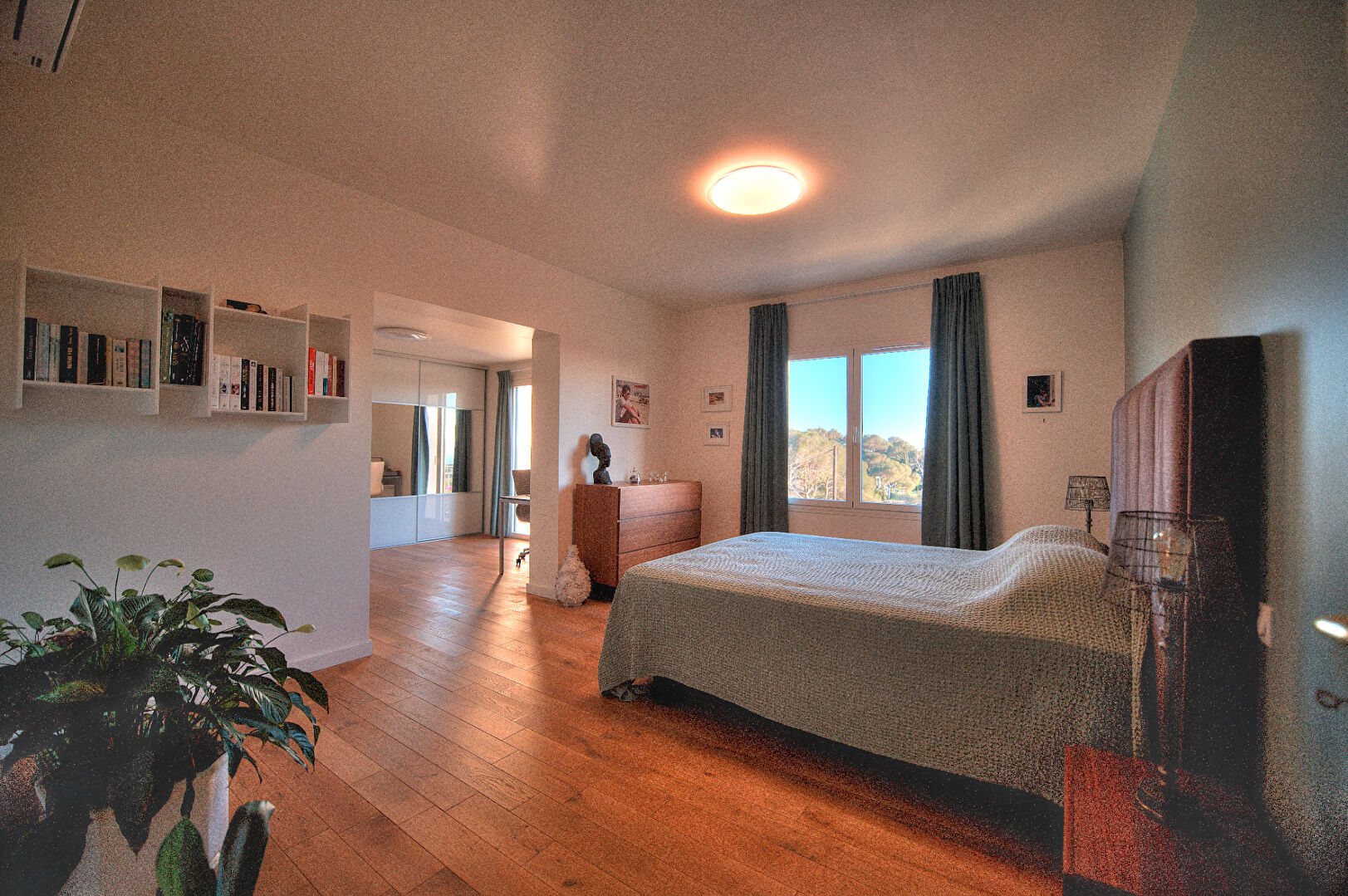 Photo VILLA VUE MER 8 PIÉCES 4 SUITES PISCINE CHAUFFEE GARAGE ET 2 PIECES INDEPENDANT A SAINT RAPHAEL BOULOURIS image 6/6