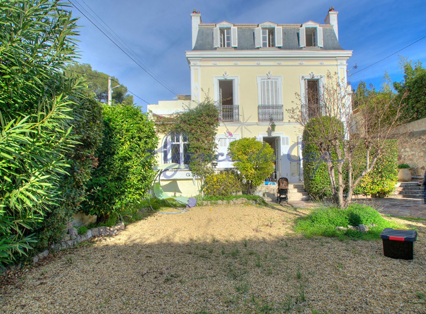 Photo VILLA BELLE EPOQUE  RENOVÉE AVEC GARAGE TOUT A PIED FACE AU PORT SANTA LUCIA A SAINT RAPHAEL image 5/6