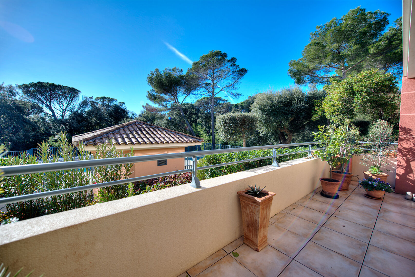 Photo EXCLUSIVITE APPARTEMENT 4 PIECES 102m2 VALESCURE image 6/6