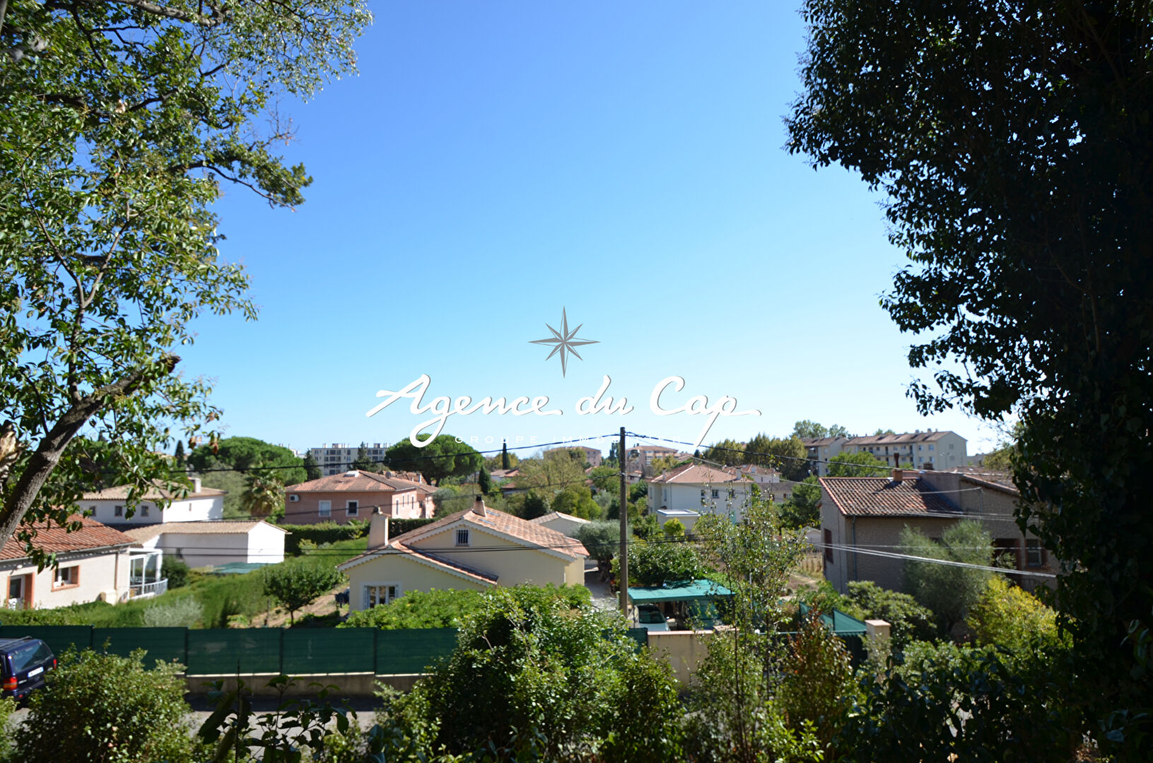 Photo FREJUS PROCHE CENTRE VILLE TERRAIN  constructible de1165 m2 image 1/3