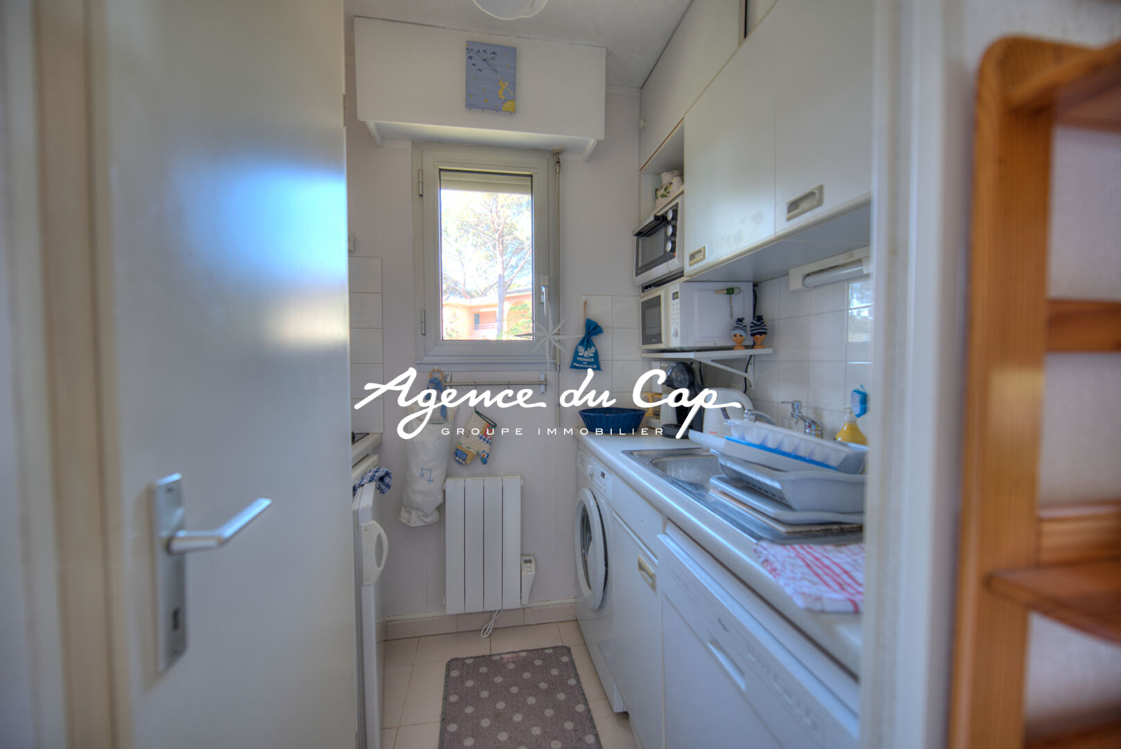 Photo A VENDRE APPARTEMENT 2 PIECES DE 47m2 AVEC TERRASSE PARKING PRIVATIF  AU COEUR DES GOLFS A SAINT RAPHAEL image 6/6