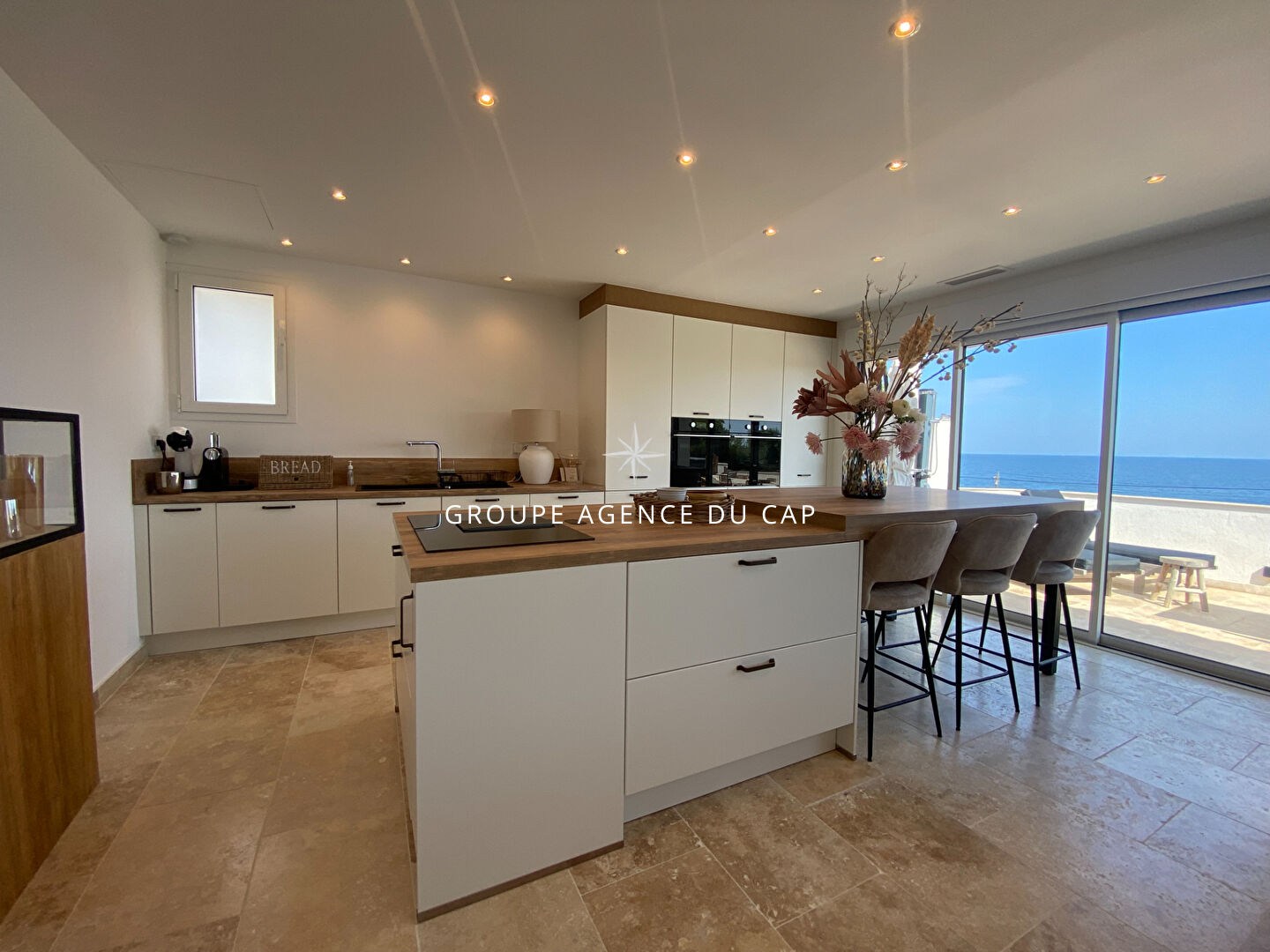 Photo APPARTEMENT T3 EN ROOFTOP DE 100M² COMPRENANT 2 CHAMBRES AVEC UNE BELLE VUE MER, AUX ISSAMBRES image 3/6