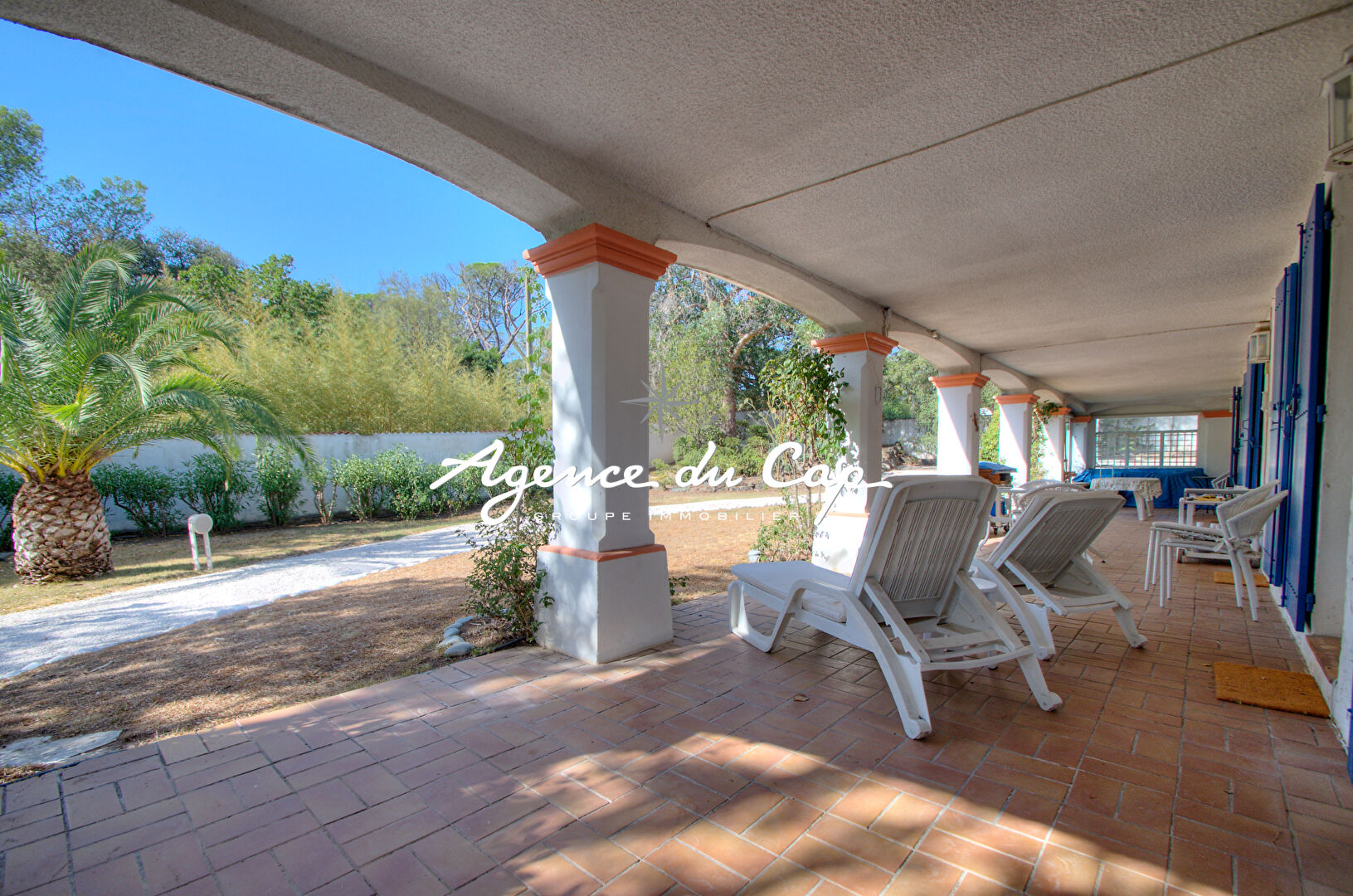 Photo APPARTEMENT T4  AVEC PISCINE ET 2 PARKINGS PRIVATIFS QUARTIER VALESCURE A SAINT RAPHAEL image 3/6