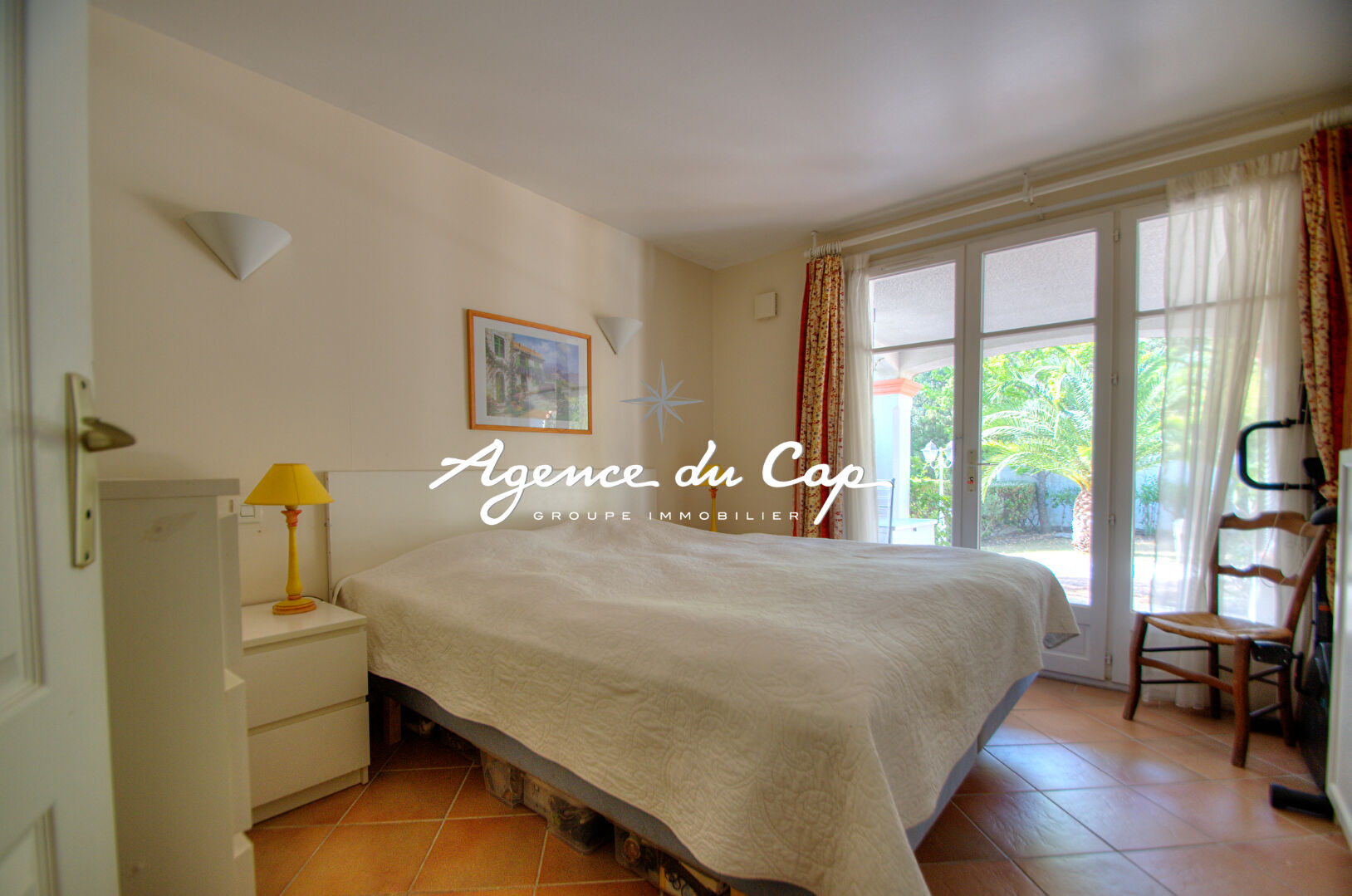 Photo APPARTEMENT T4  AVEC PISCINE ET 2 PARKINGS PRIVATIFS QUARTIER VALESCURE A SAINT RAPHAEL image 5/6