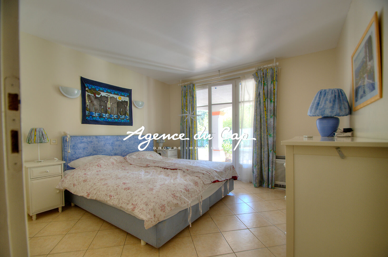 Photo APPARTEMENT T4  AVEC PISCINE ET 2 PARKINGS PRIVATIFS QUARTIER VALESCURE A SAINT RAPHAEL image 6/6