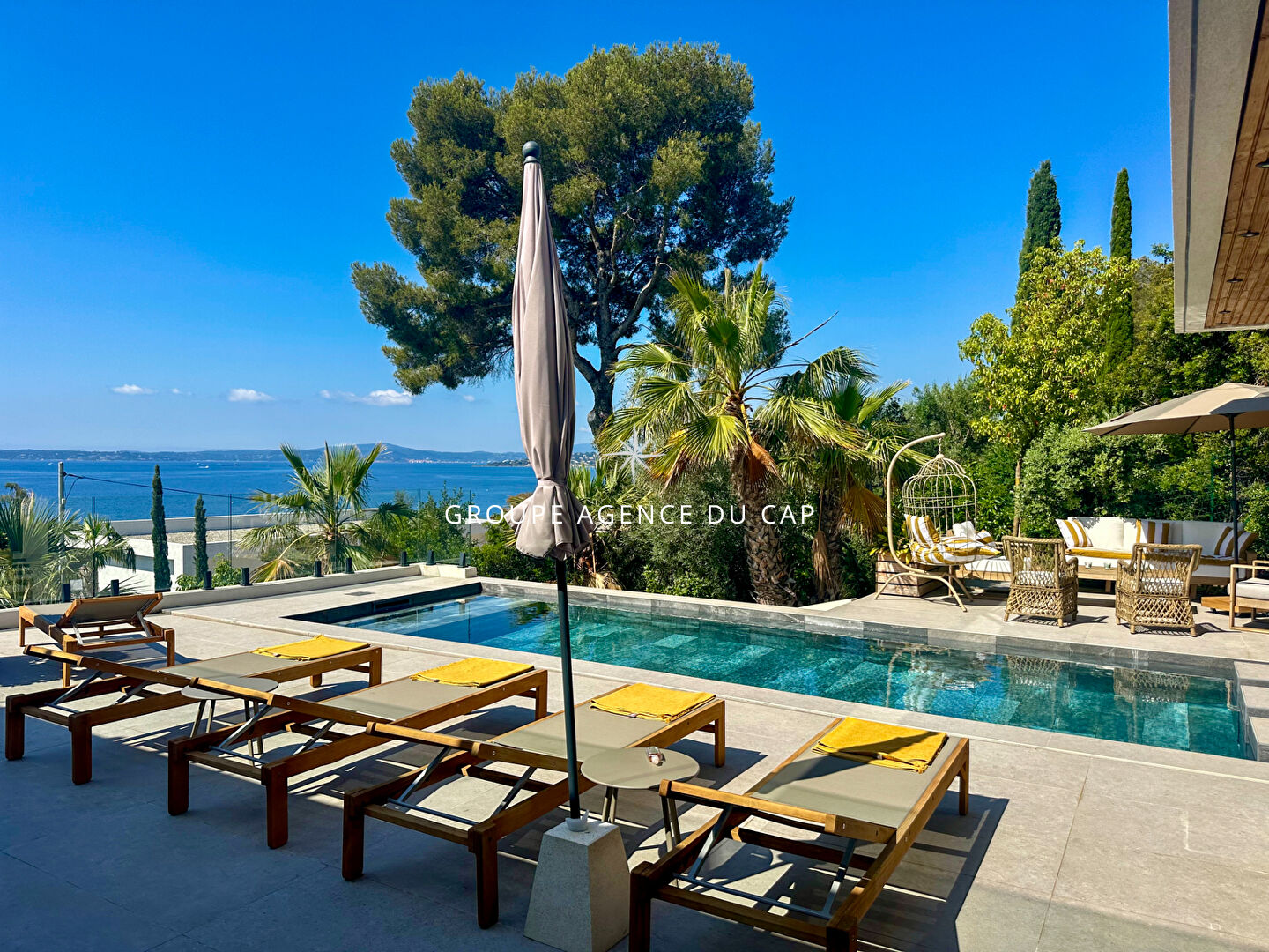 Photo À VENDRE VILLA CONTEMPORAINE DE 350M² 8 PIÈCES AVEC VUE MER, À PIED DES PLAGES ET DES COMMERCES DES ISSAMBRE image 2/6