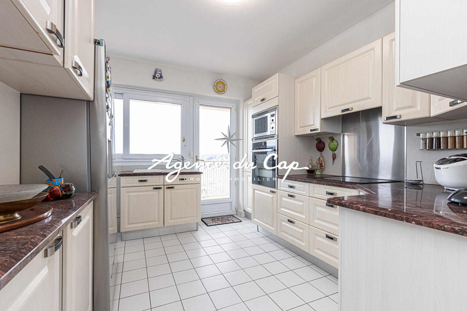 Photo APPARTEMENT FRONT DE MER AVEC VUE MER  PANORAMIQUE 4 PIECES TERRASSE ET GARAGE image 6/6