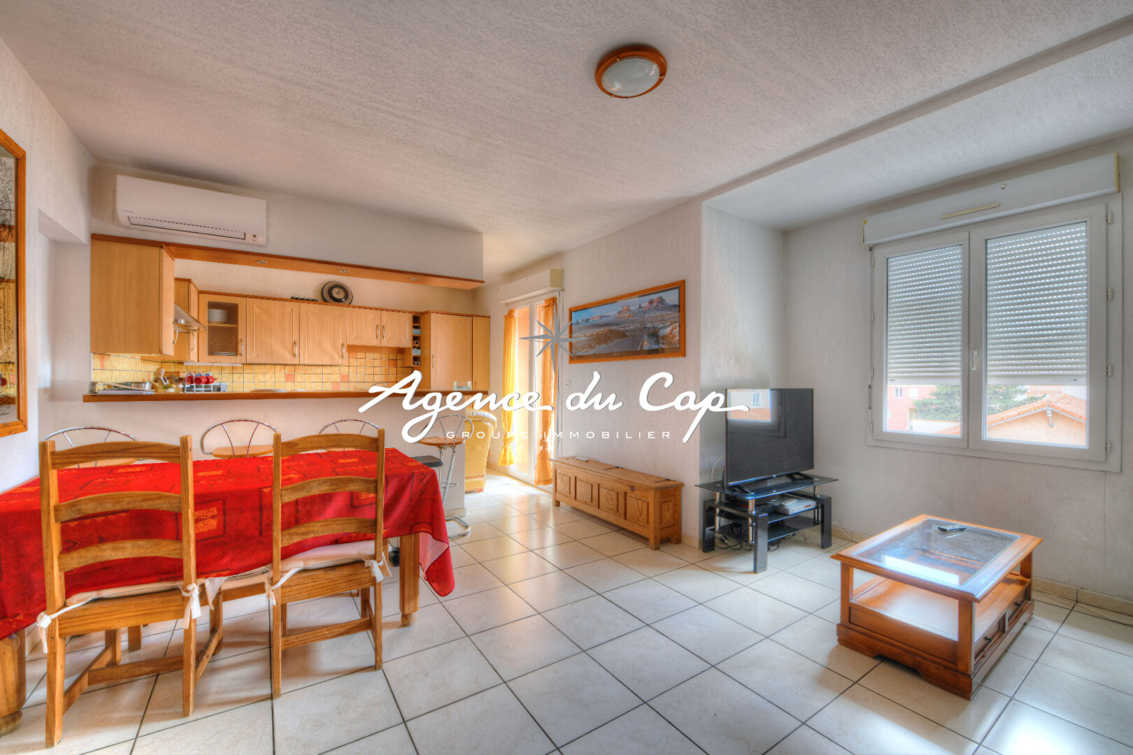 Photo APPARTEMENT  T4 EN DUPLEX A VENDRE CENTRE VILLE  AVEC GARAGE  COMMERCES ET PLAGE A PIED A SAINT RAPHAEL image 5/6