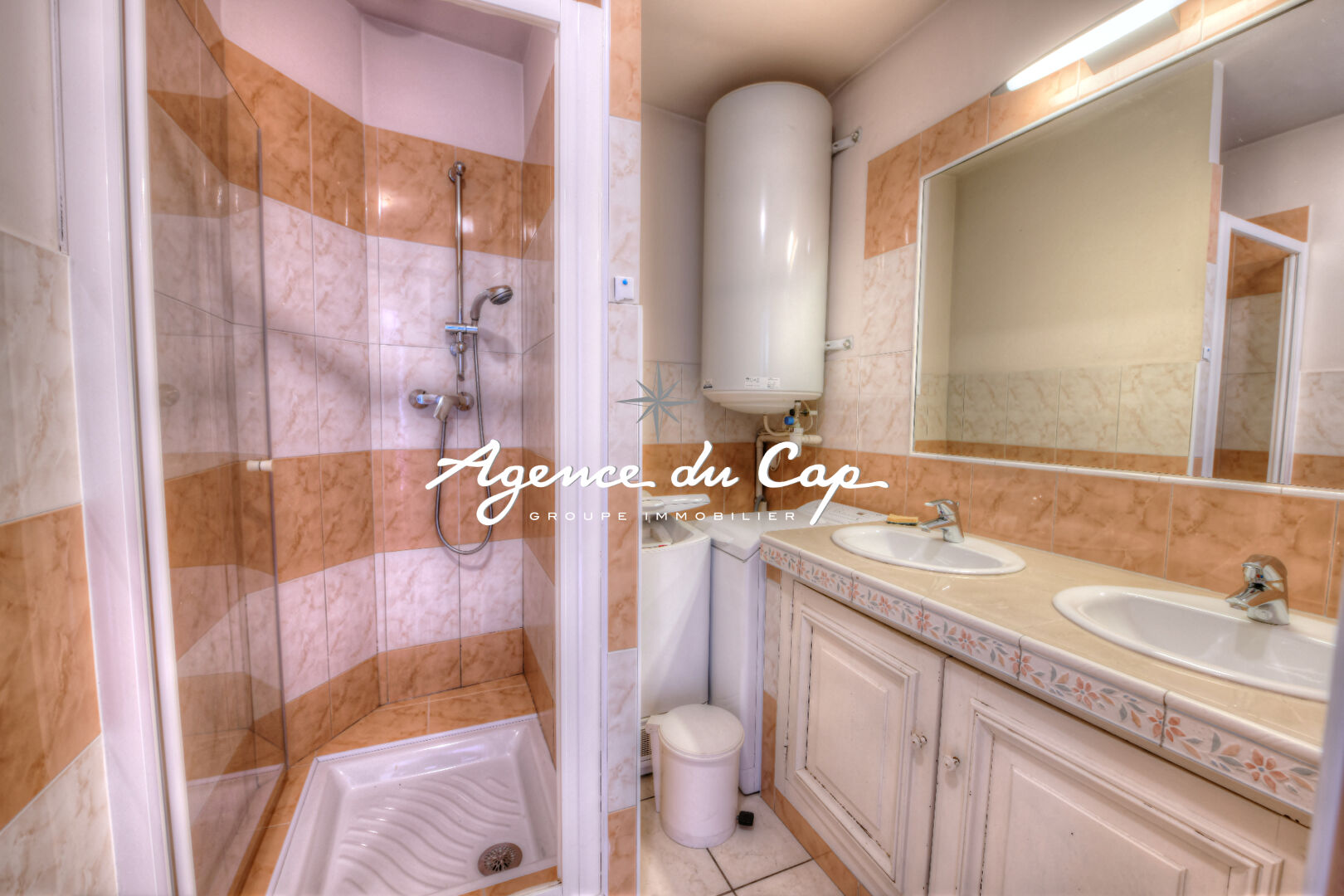 Photo APPARTEMENT  T4 EN DUPLEX A VENDRE CENTRE VILLE  AVEC GARAGE  COMMERCES ET PLAGE A PIED A SAINT RAPHAEL image 6/6