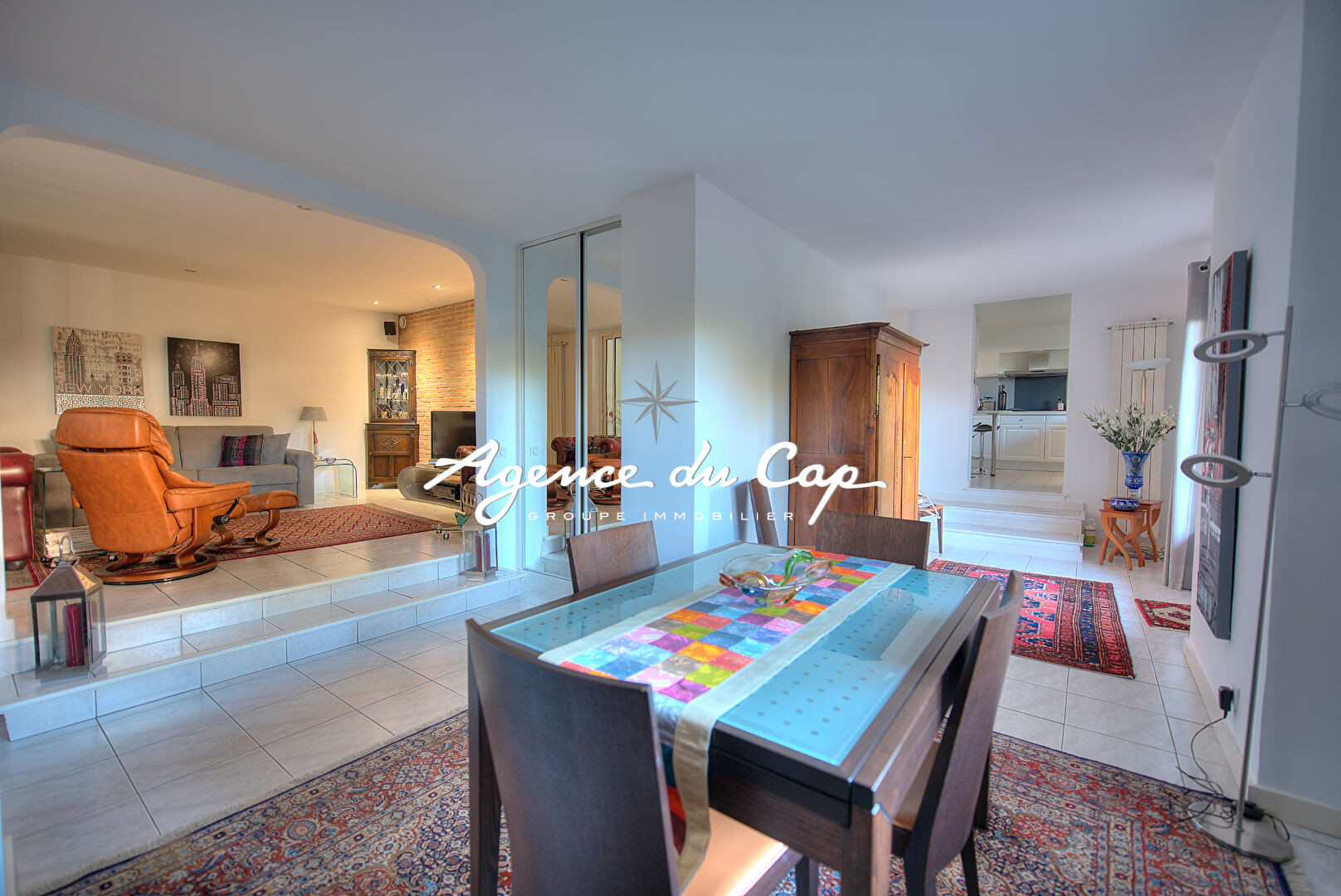 Photo SAINT RAPHAEL, APPARTEMENT 4/5 PIECES RDJ 104 m2 + 64 m2, 2/ 3 CHAMBRE, GRAND EXTERIEUR. image 3/6