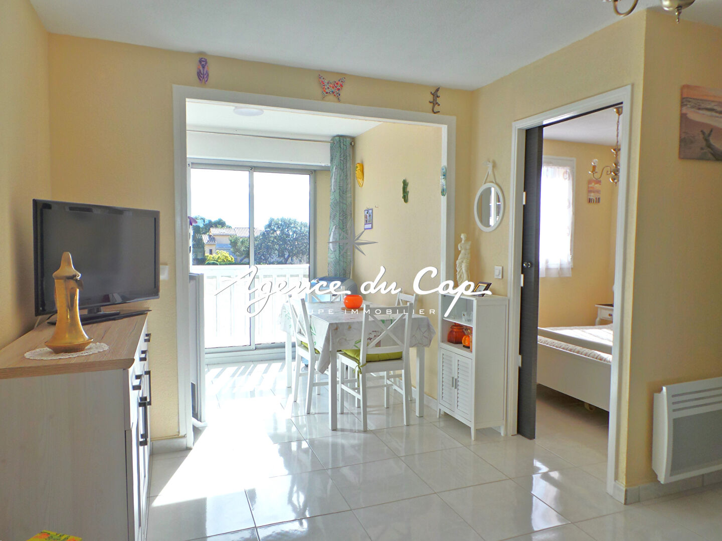 Photo APPARTEMENT 2 PIECES À VENDRE AVEC POSSIBILITÉ D'UN GARAGE EN SOUS SOL, SITUÉ AU CENTRE VILLE DE SAINT AYGULF À PIED DES COMMERCES image 5/6