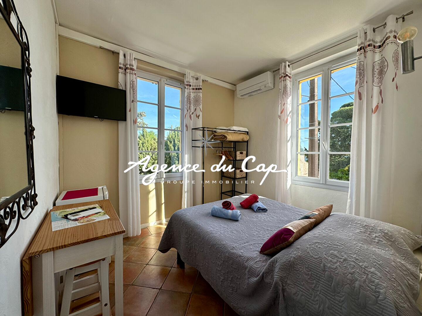 Photo À VENDRE MURS ET FONDS DE COMMERCE HÔTELIER À SAINT-AYGULF, À 50 MÈTRES DE LA MER image 6/6