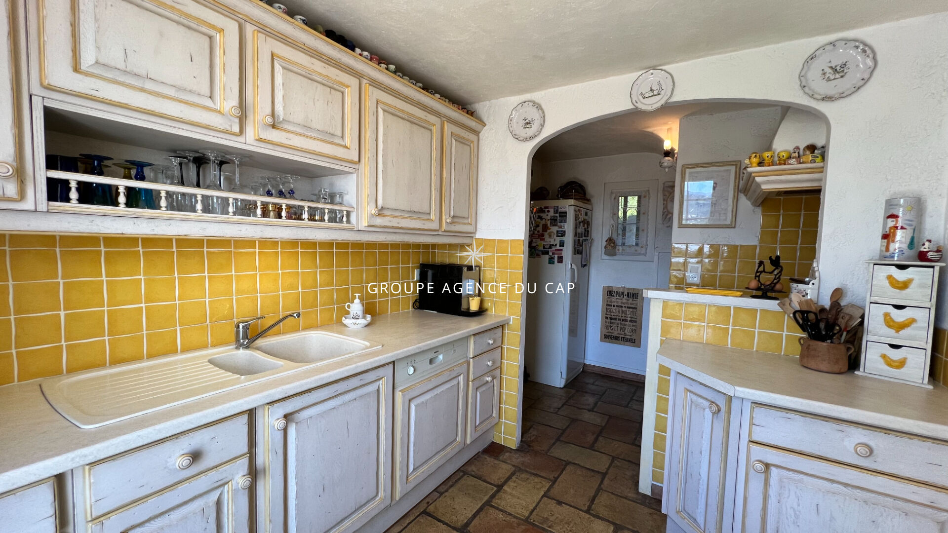 Photo À VENDRE VILLA DE 7 PIÈCES AVEC PISCINE ET GRANDE TERRASSE OFFRANT UNE VUE MER SUR LE GOLFE DE SAINT-TROPEZ, AUX ISSAMBRES image 5/6