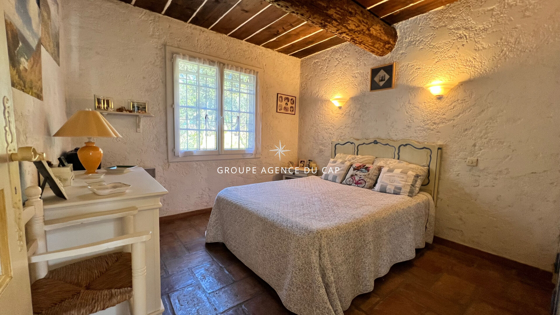 Photo À VENDRE VILLA DE 7 PIÈCES AVEC PISCINE ET GRANDE TERRASSE OFFRANT UNE VUE MER SUR LE GOLFE DE SAINT-TROPEZ, AUX ISSAMBRES image 6/6