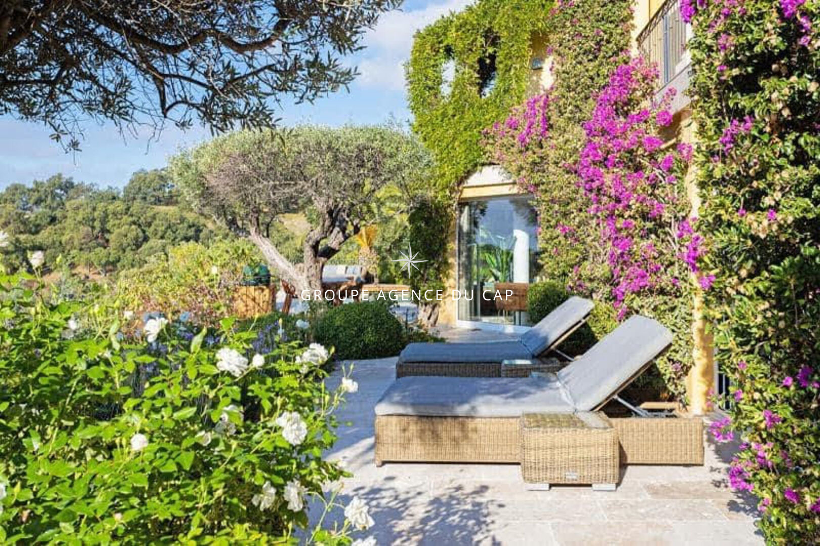 Photo VILLA PROVENÇALE DE 250M² 6 PIÈCES AVEC VUE MER, SAUNA ET PISCINE, À SAINTE-MAXIME image 2/6
