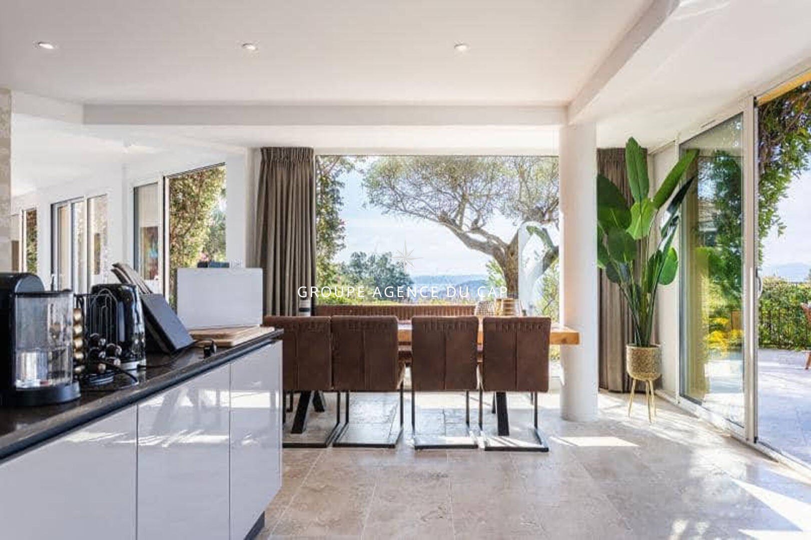 Photo VILLA PROVENÇALE DE 250M² 6 PIÈCES AVEC VUE MER, SAUNA ET PISCINE, À SAINTE-MAXIME image 5/6