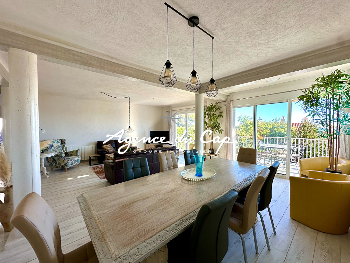 Photo À VENDRE VILLA 6 PIÈCES DE 170M² AVEC TERRAIN PLAT ET PISCINE, AUX ISSAMBRES, PROCHE DE LA MER image 5/6