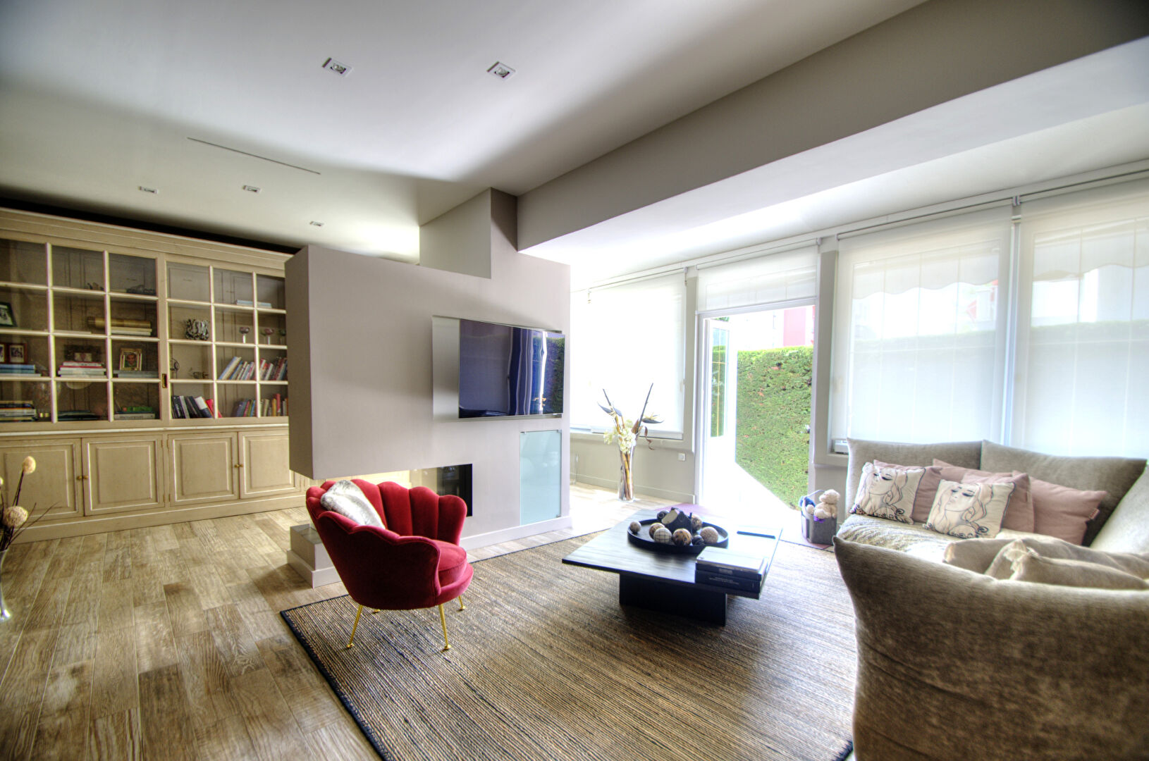 Photo VILLA BELLE EPOQUE ENTIEREMENT RENOVÉE PROCHE CENTRE VILLE ET PLAGES APIED A SAINT RAPHAEL image 2/6