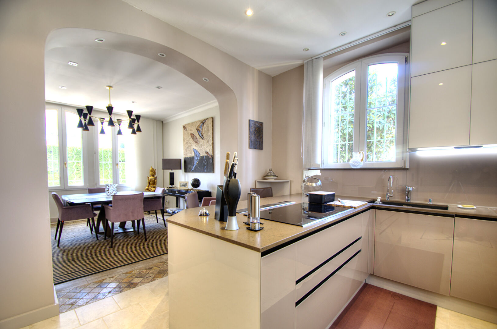 Photo VILLA BELLE EPOQUE ENTIEREMENT RENOVÉE PROCHE CENTRE VILLE ET PLAGES APIED A SAINT RAPHAEL image 6/6