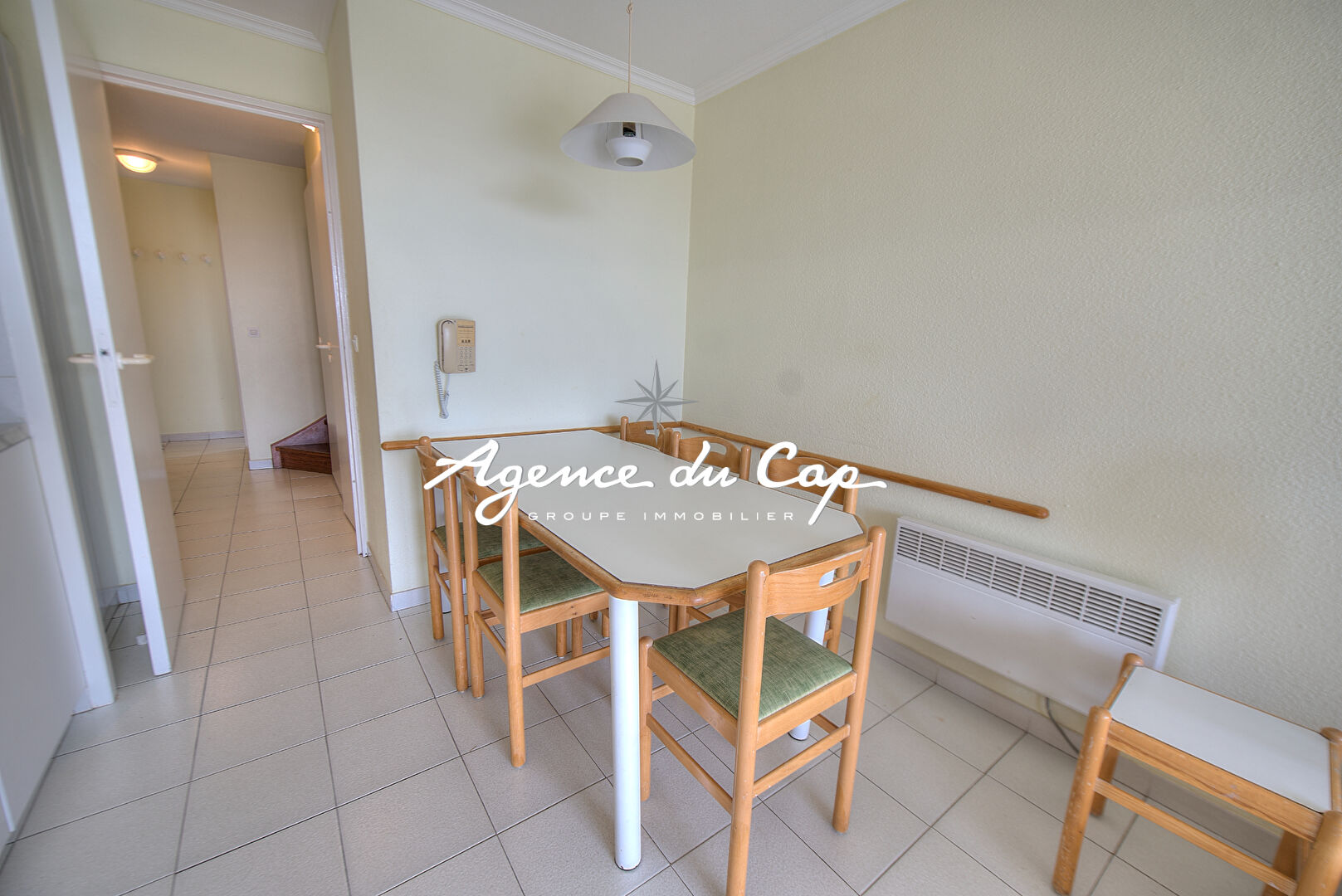 Photo APPARTEMENT VUE MER 3 PIECES A VENDRE 6/8 COUCHAGES DERNIER ETAGE PROCHE MER PARKING PRIVATIF A SAINT RAPHAEL image 6/6
