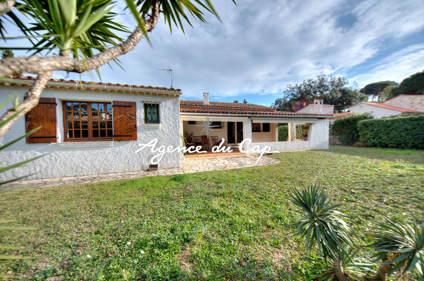 Photo VILLA DE 123M²  5 PIÈCES AVEC TERRAIN PISCINABLE ET GARAGE SAINTE-MAXIME SITUÉE À 400M DE LA PLAGE DE LA NARTELLE image 4/6