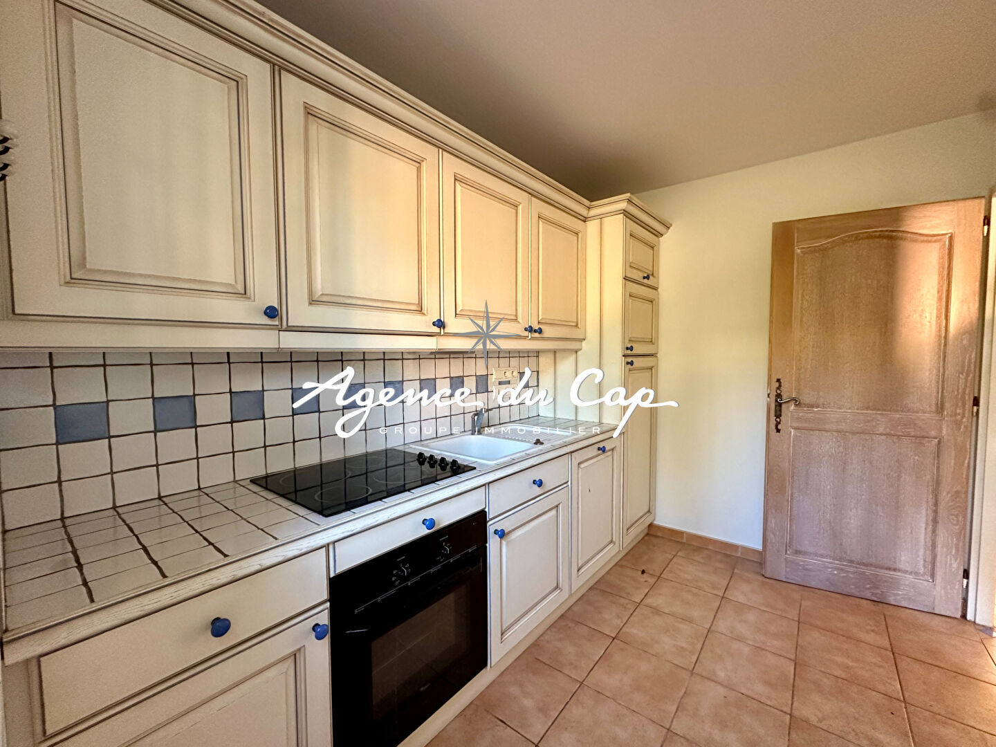 Photo MAZET 90M² 4 PIECES AVEC VUE MER DANS UNE RÉSIDENCE AVEC PISCINE ET PLACES DE PARKINGS  AUX ISSAMBRES image 6/6