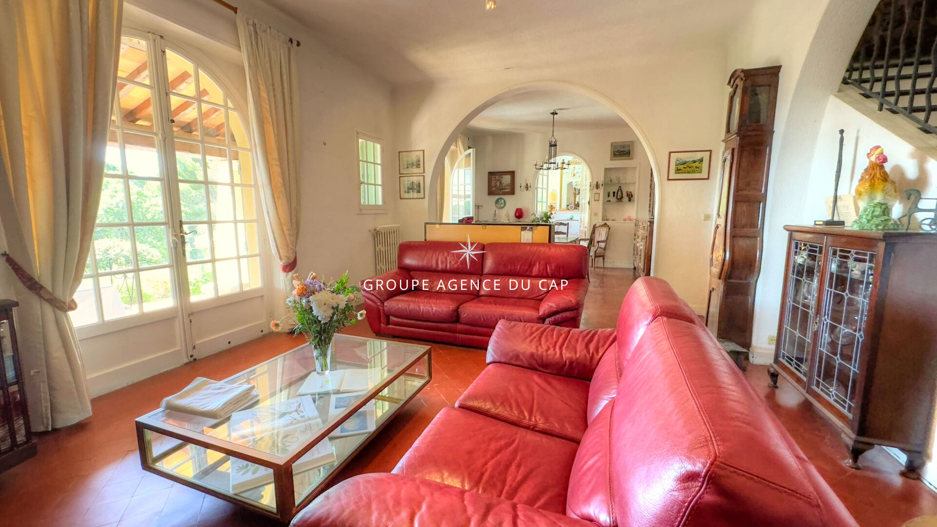 Photo VILLA DE MAÎTRE 220M² AVEC 5 CHAMBRES PISCINE, PROCHE DES PLAGES DE SAINTE MAXIME image 4/6