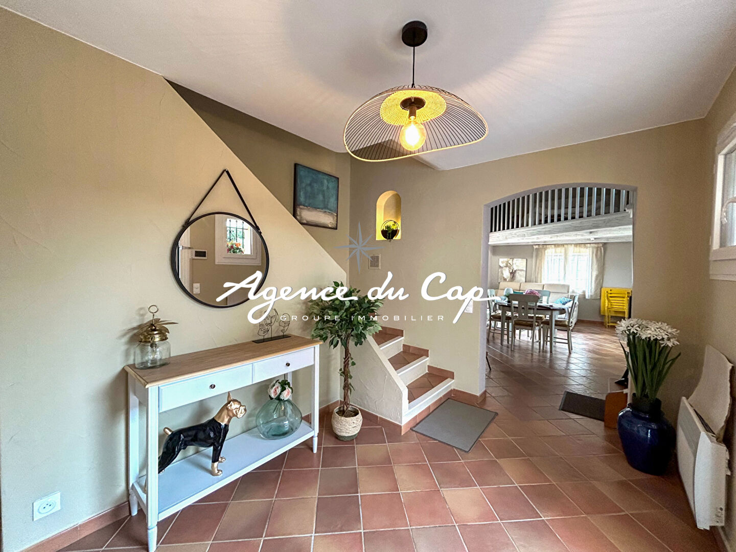 Photo À VENDRE VILLA PROVENÇALE DE 115M² 5 PIÈCES COMPRENANT 4 CHAMBRES GARAGE ET JACUZZI, À SAINT-AYGULF image 2/6