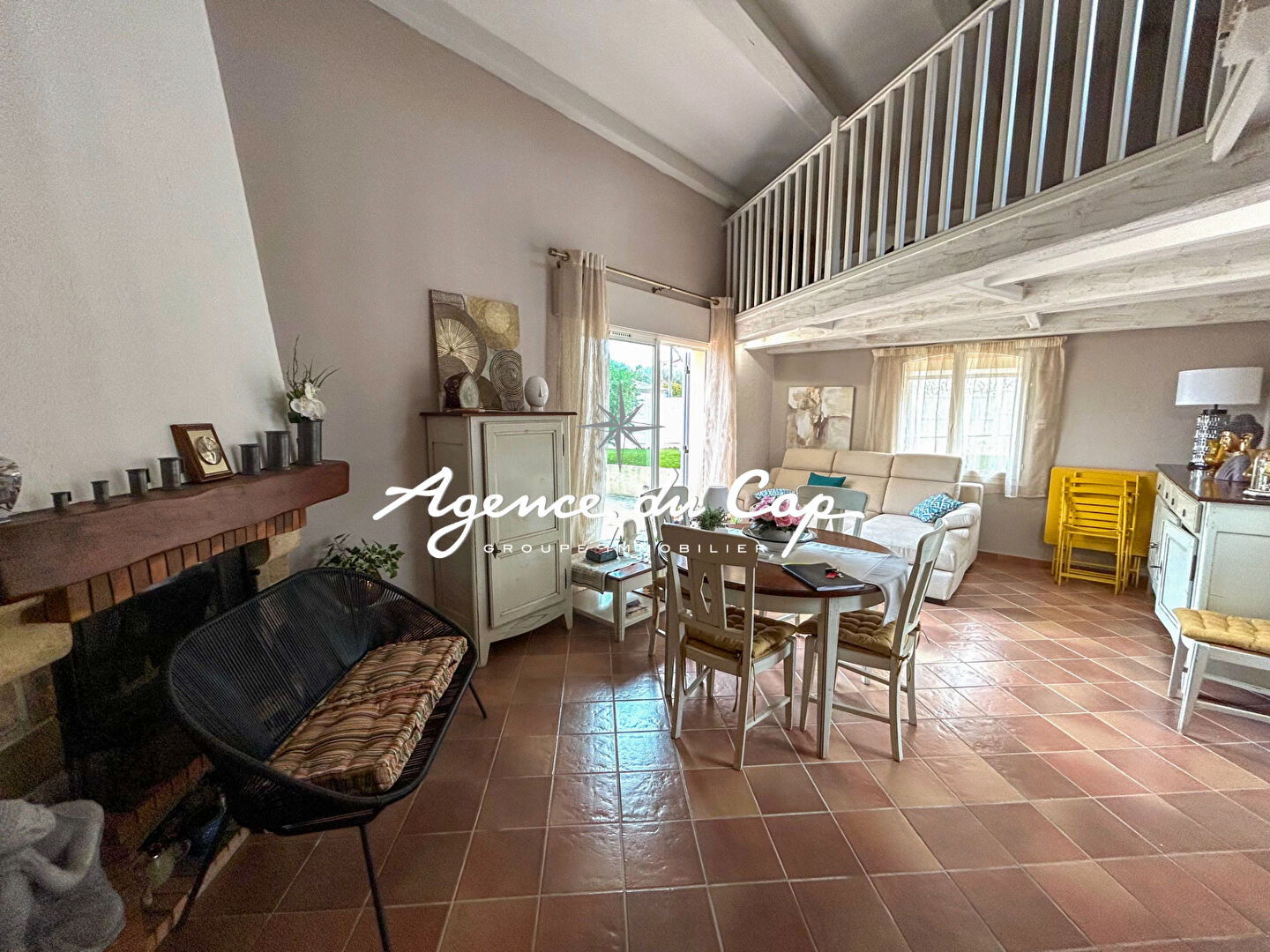 Photo À VENDRE VILLA PROVENÇALE DE 115M² 5 PIÈCES COMPRENANT 4 CHAMBRES GARAGE ET JACUZZI, À SAINT-AYGULF image 3/6