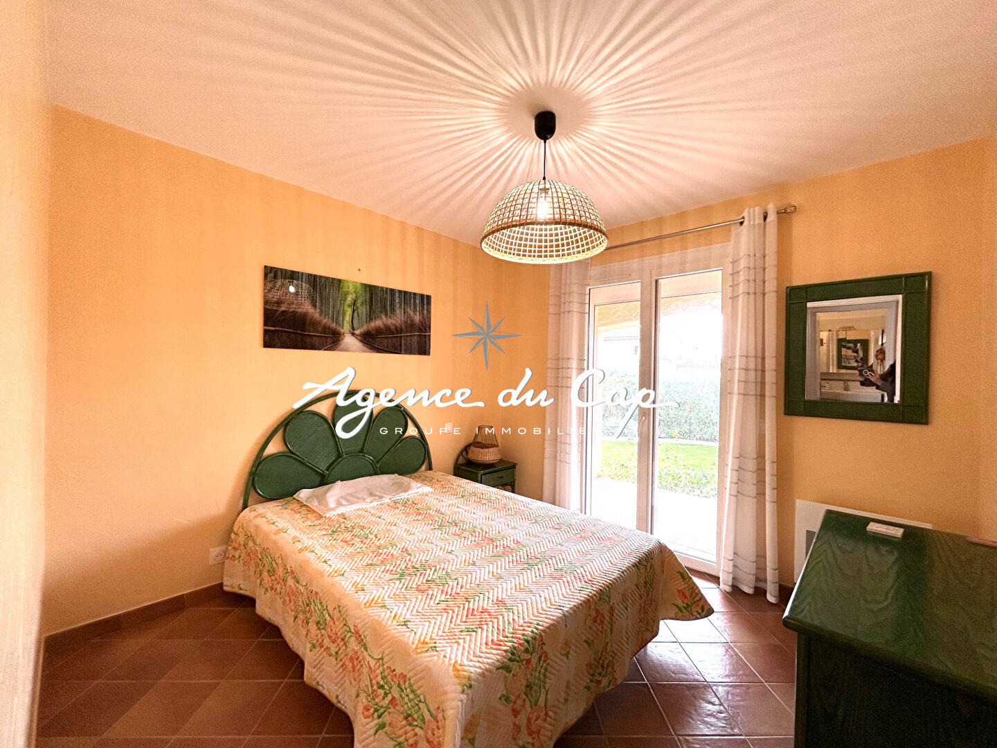 Photo À VENDRE VILLA PROVENÇALE DE 115M² 5 PIÈCES COMPRENANT 4 CHAMBRES GARAGE ET JACUZZI, À SAINT-AYGULF image 6/6