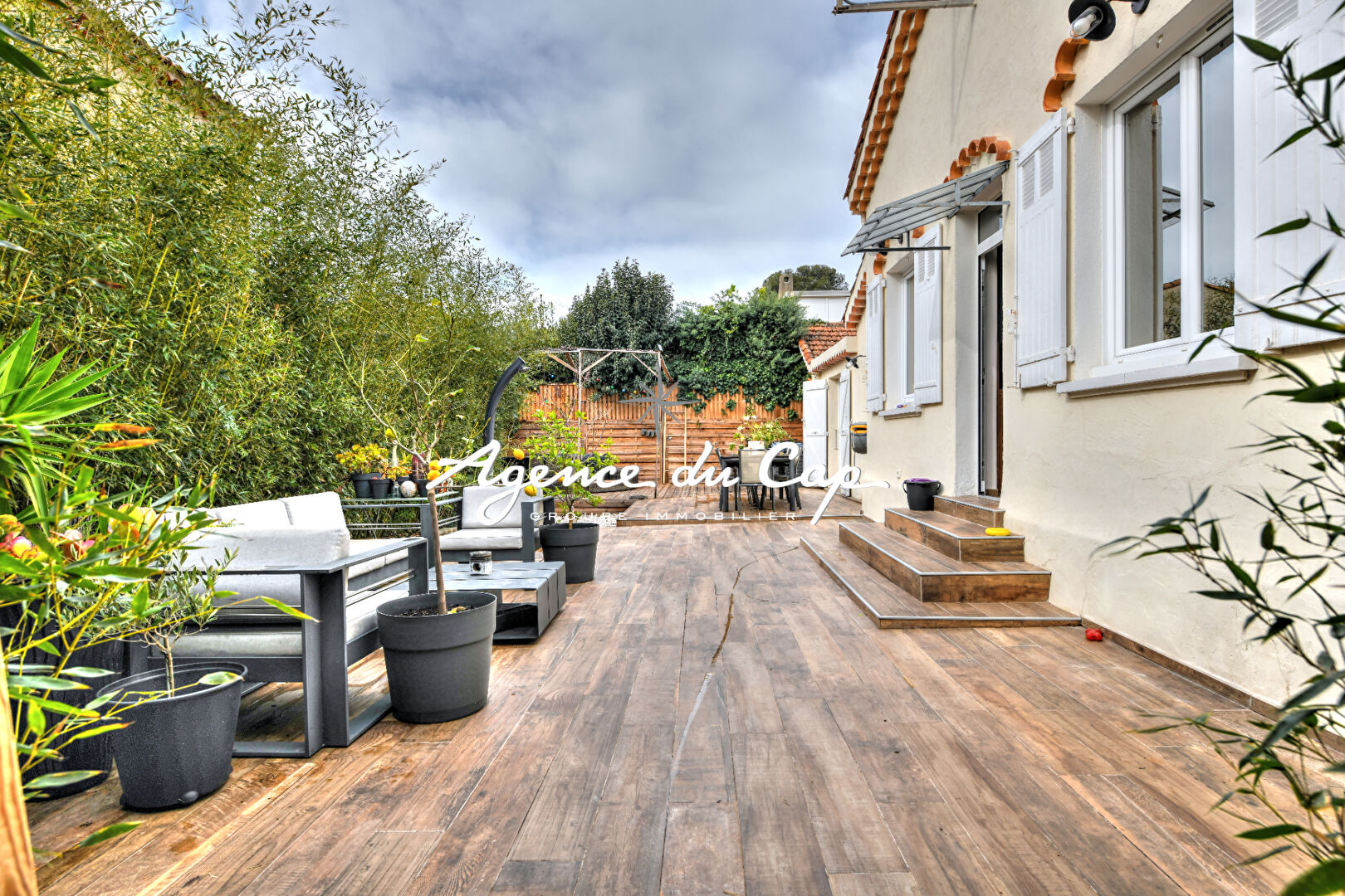 Photo VILLA  DE CHARME 3 PIECES GRANDE TERRASSE GARAGE ET JACCUZZI COMMERCES ET MER A PIED A SAINT RAPHAEL QUARTIER BOULOURIS image 2/6