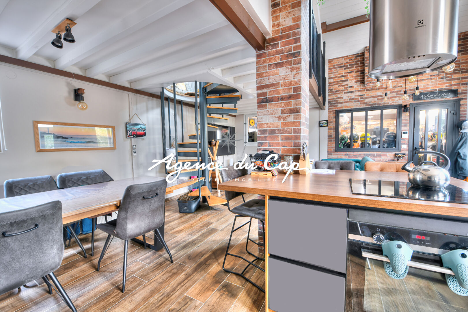 Photo VILLA  DE CHARME 3 PIECES GRANDE TERRASSE GARAGE ET JACCUZZI COMMERCES ET MER A PIED A SAINT RAPHAEL QUARTIER BOULOURIS image 5/6