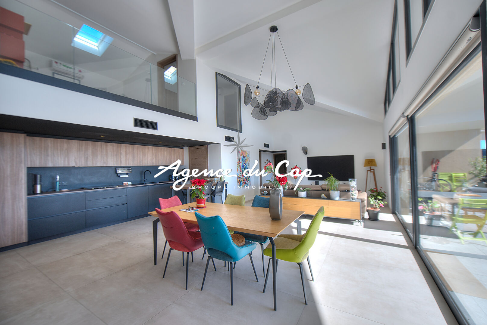 Photo LES PLAINES PLATEAU NOTRE DAME DUPLEX 155M² VUE MER TERRASSE 43 M² GARAGE DOUBLE+3 PARKINGS PISCINE image 3/6