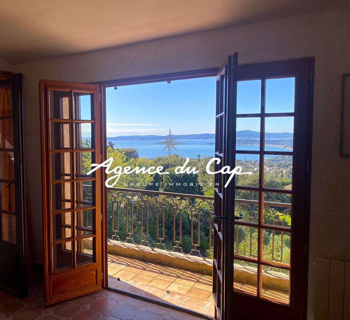 Photo VILLA PROVENÇALE DE 124M², 5 PIÈCES AVEC VUE MER PANORAMIQUE, AUX ISSAMBRES image 3/6