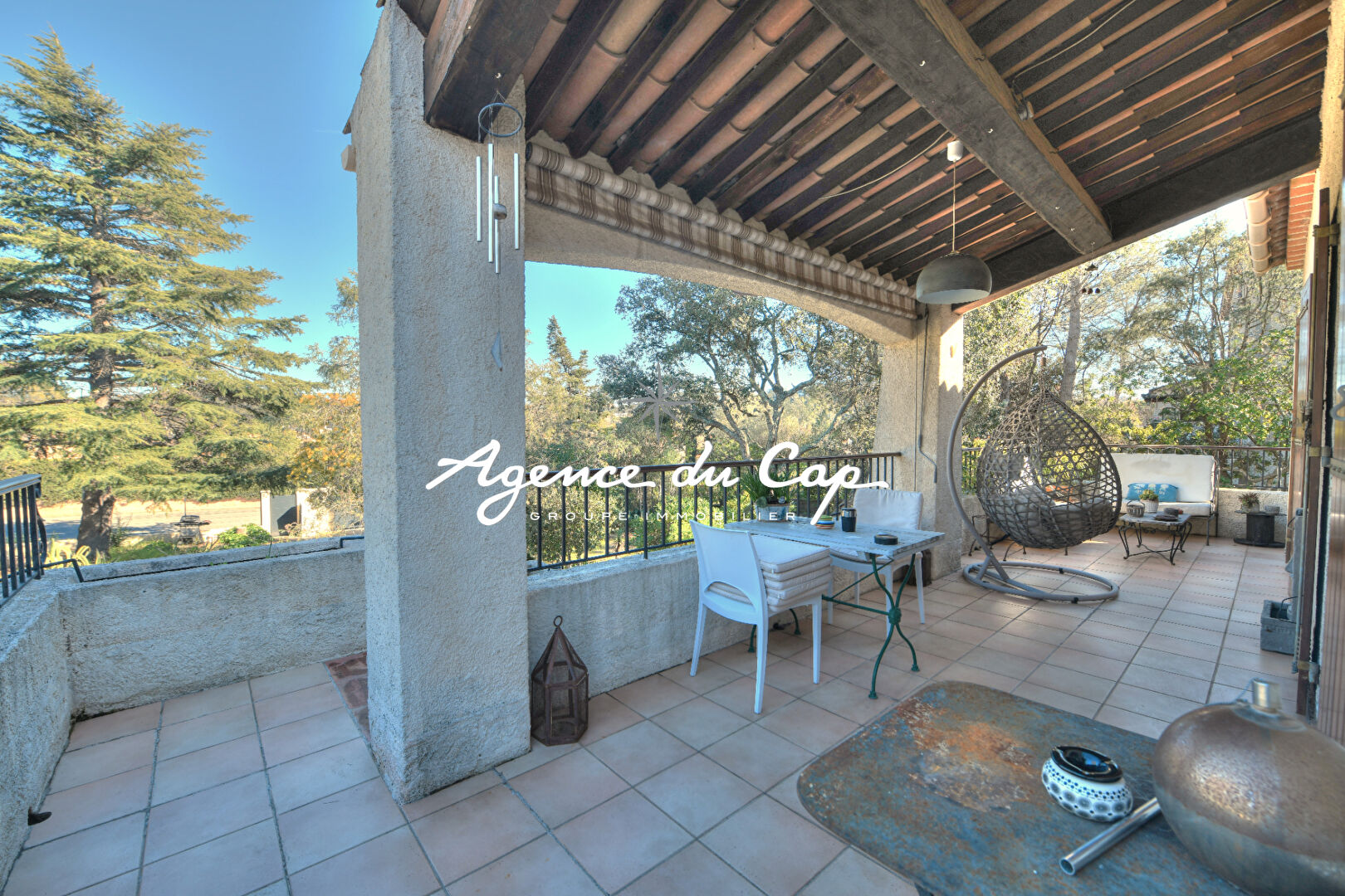 Photo VILLA 6 PIECES CALME TERRAIN DE 1800M² GRAND SOUS-SOL GARAGE A SAINT RAPHAEL VALESCURE image 3/6