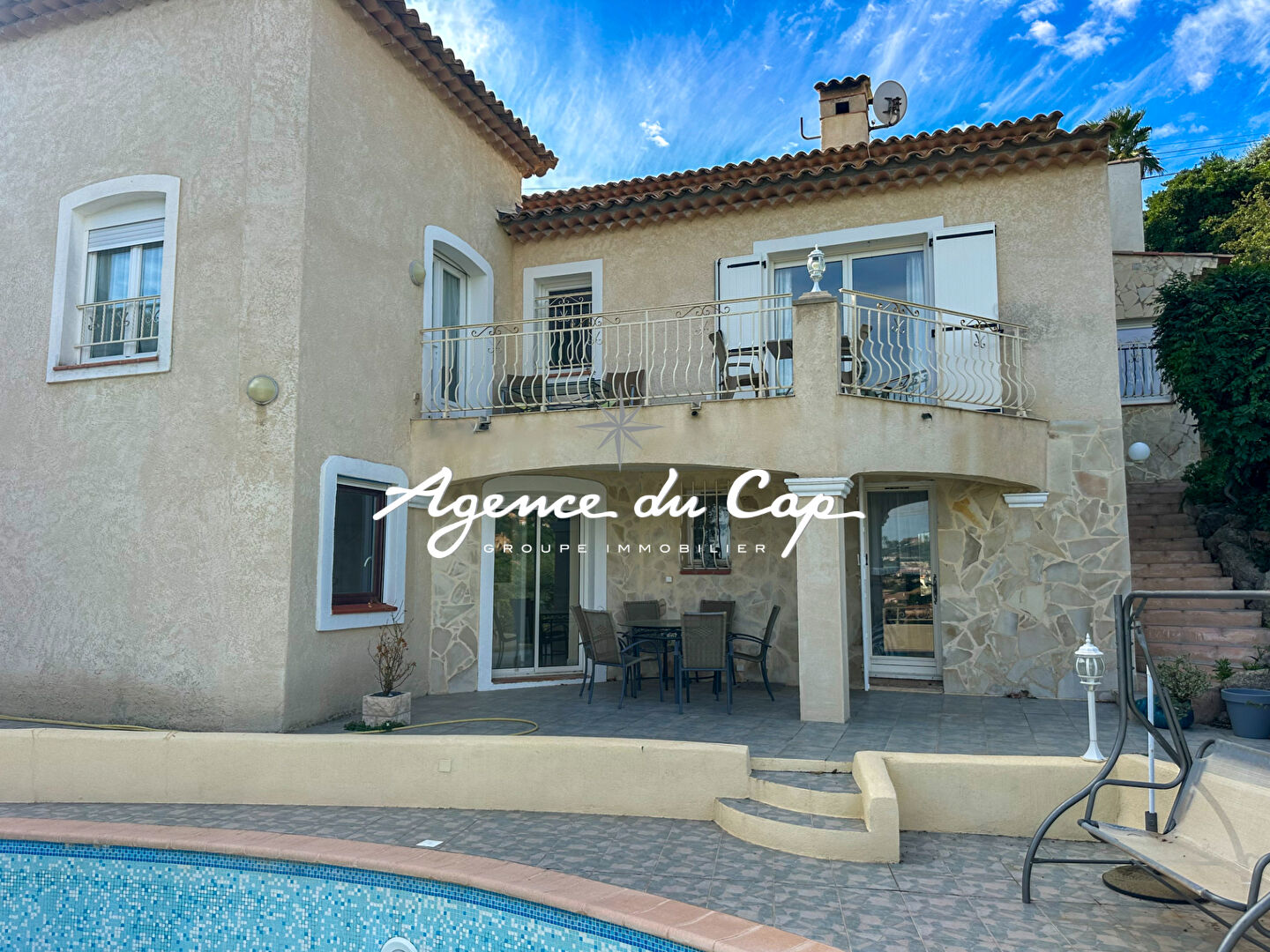 Photo À VENDRE VILLA 7 PIECES AVEC 5 CHAMBRES 3 BELLES TERRASSES AVEC PISCINE ET VUE DEGAGÉE, SITUÉ AUX ISSAMBRES image 2/6