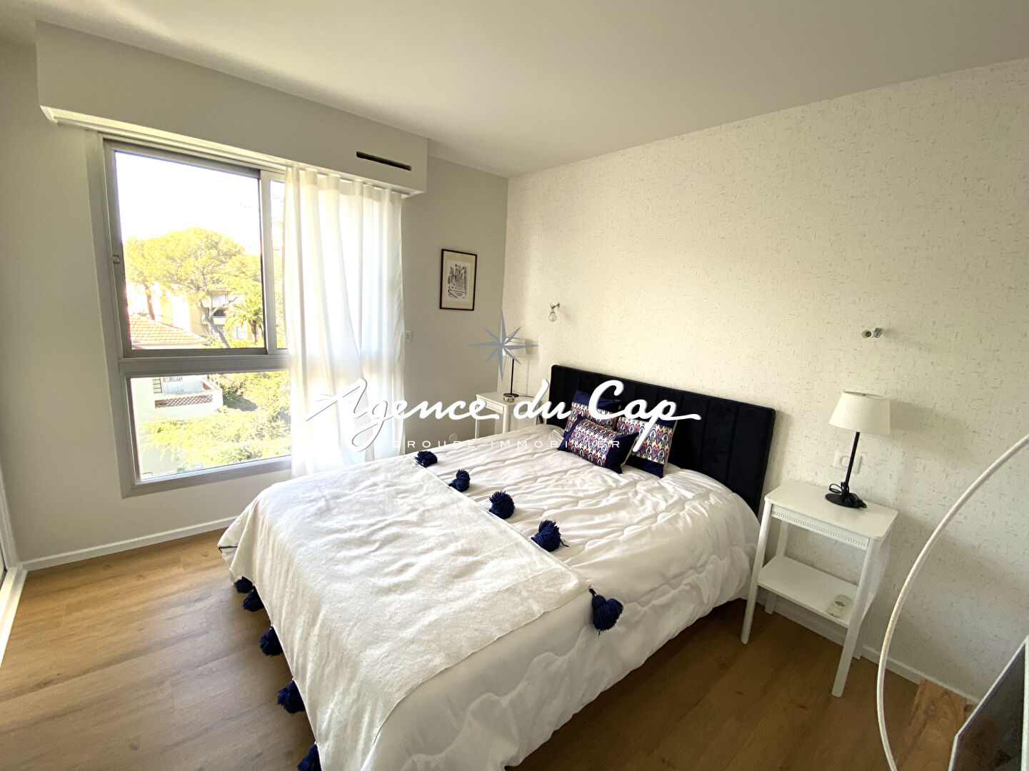 Photo APPARTEMENT FACE AU PORT SANTA LUCIA  3 PIECES DERNIER ETAGE VUE MER PARKING CAVE ET GARAGE A SAINT RAPHAEL image 5/6
