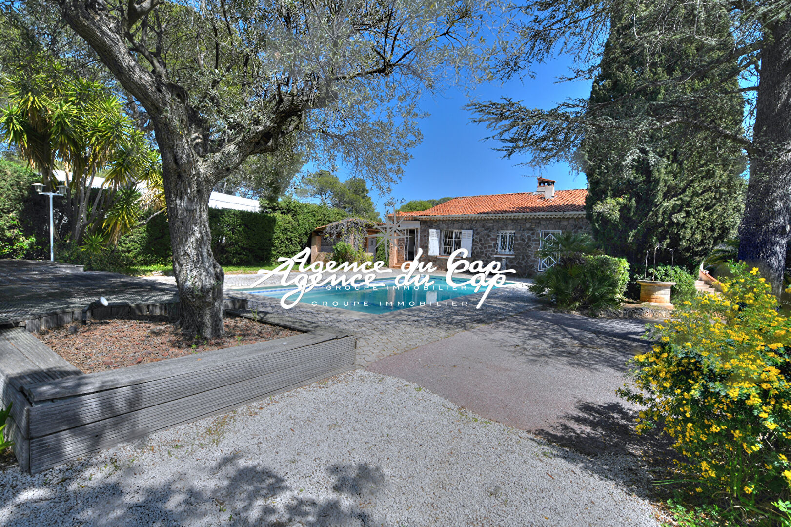 Photo VILLA T5 AVEC PISCINE DEPENDANCE ET GARAGE A SAINT RAPHAEL BOULOURIS image 4/6