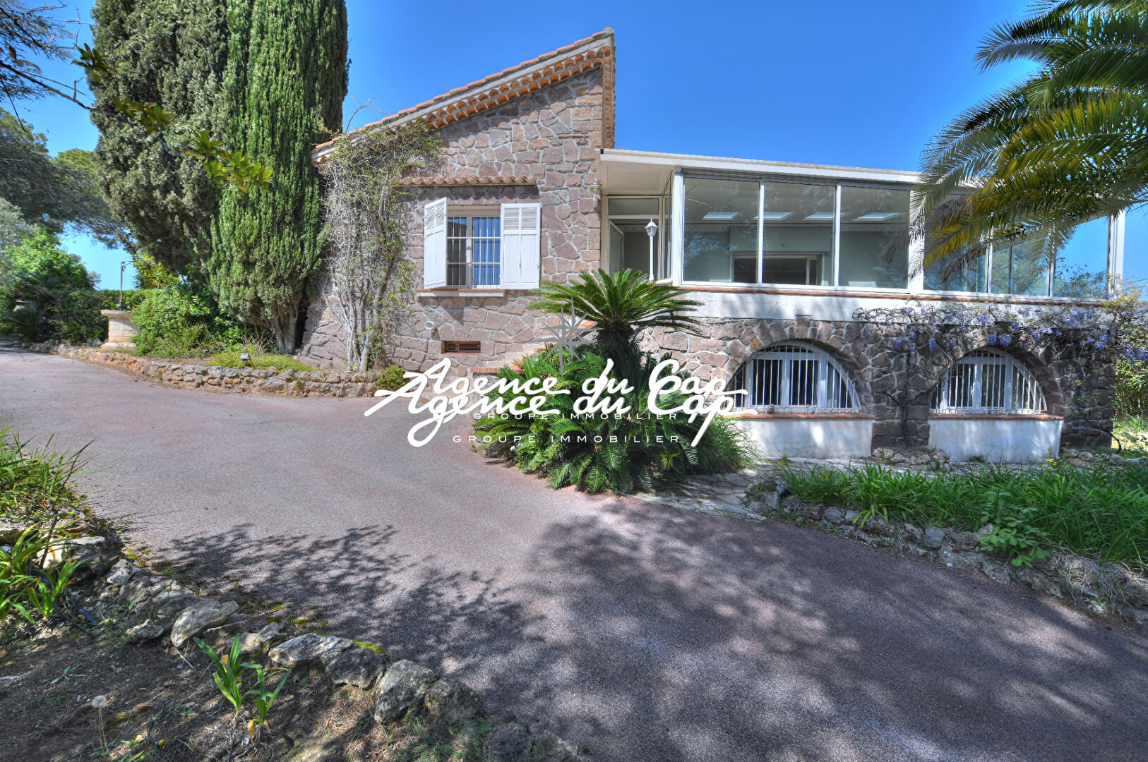 Photo VILLA T5 AVEC PISCINE DEPENDANCE ET GARAGE A SAINT RAPHAEL BOULOURIS image 5/6