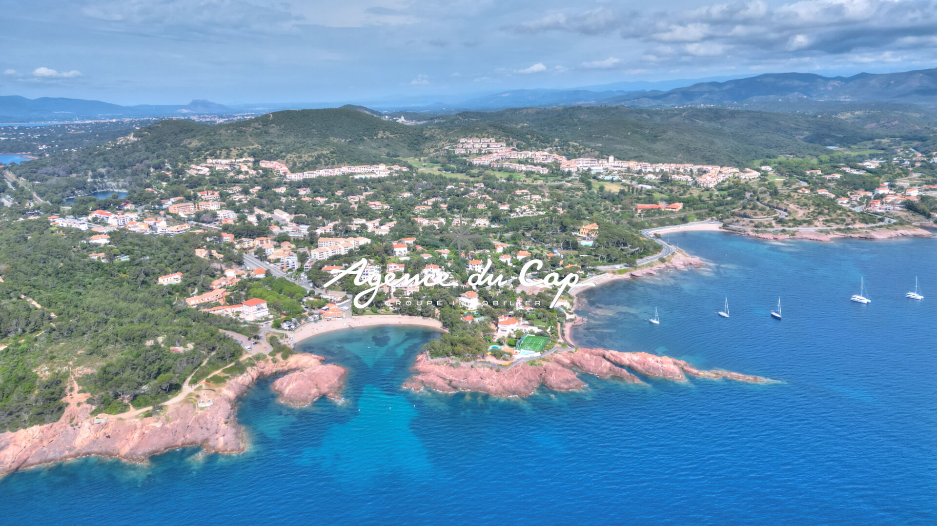 Photo APPARTEMENT VUE MER 3 PIECES DERNIER ETAGE A VENDRE AVEC TERRASSE GARAGE ET PARKING PRIVATIF QUARTIER LE DRAMONT A SAINT RAPHAEL image 4/6