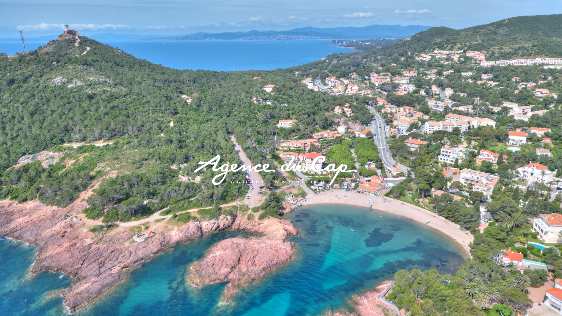 Photo APPARTEMENT VUE MER 3 PIECES DERNIER ETAGE A VENDRE AVEC TERRASSE GARAGE ET PARKING PRIVATIF QUARTIER LE DRAMONT A SAINT RAPHAEL image 5/6