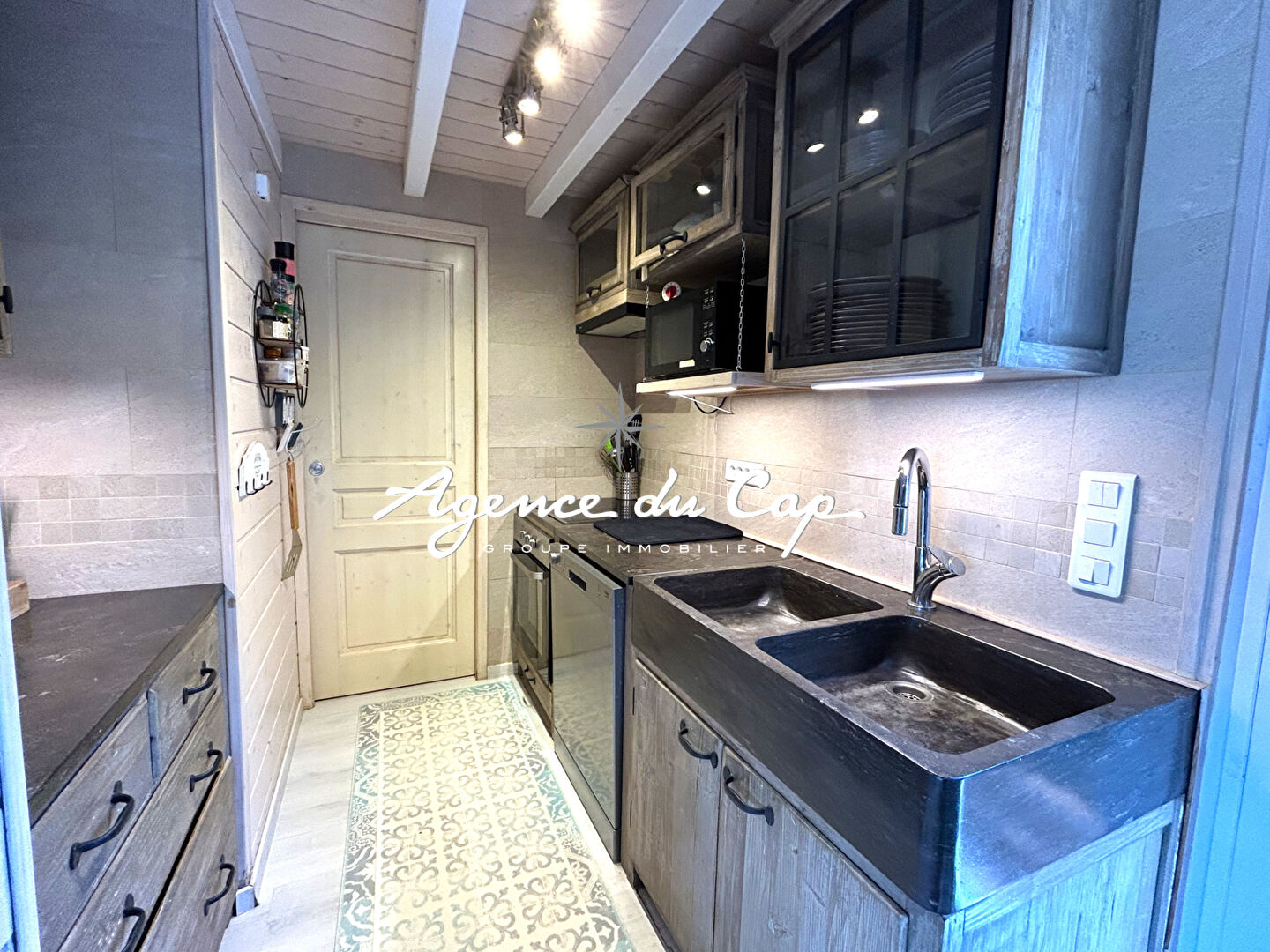 Photo À VENDRE CHALET DE 55 M² AVEC 3 CHAMBRES, SITUÉ DANS UN DOMAINE PRIVÉ AVEC PISCINE À PROXIMITÉ DU PORT ET DES PLAGES DE GRIMAUD, À GASSIN image 4/6