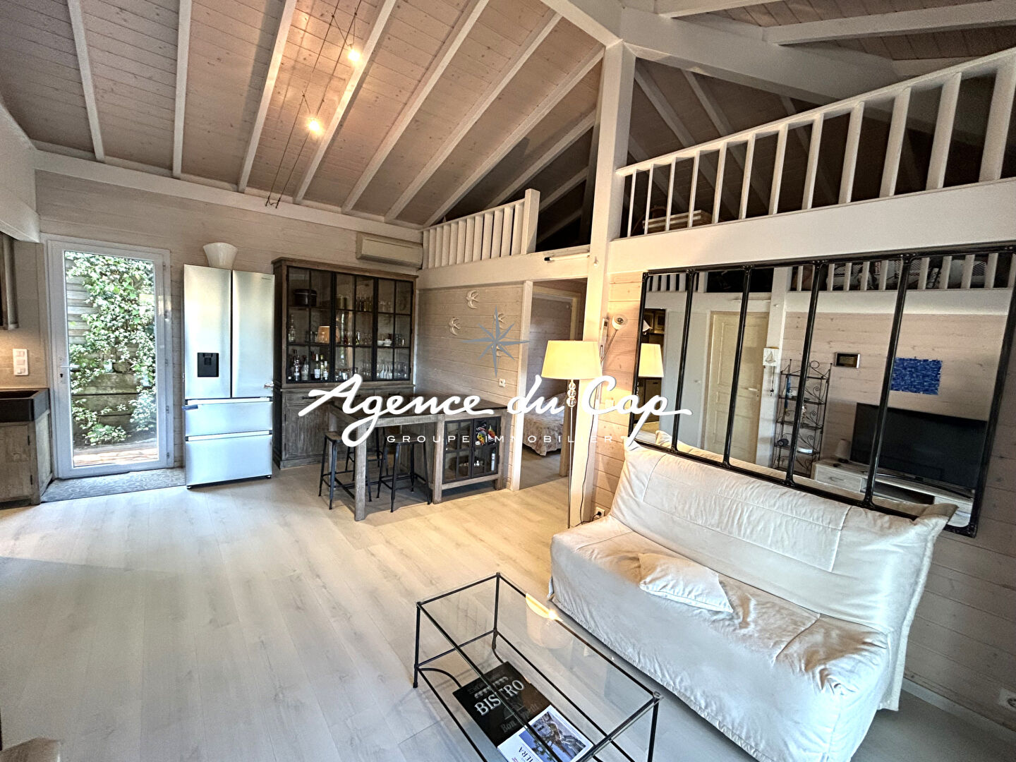 Photo À VENDRE CHALET DE 55 M² AVEC 3 CHAMBRES, SITUÉ DANS UN DOMAINE PRIVÉ AVEC PISCINE À PROXIMITÉ DU PORT ET DES PLAGES DE GRIMAUD, À GASSIN image 5/6