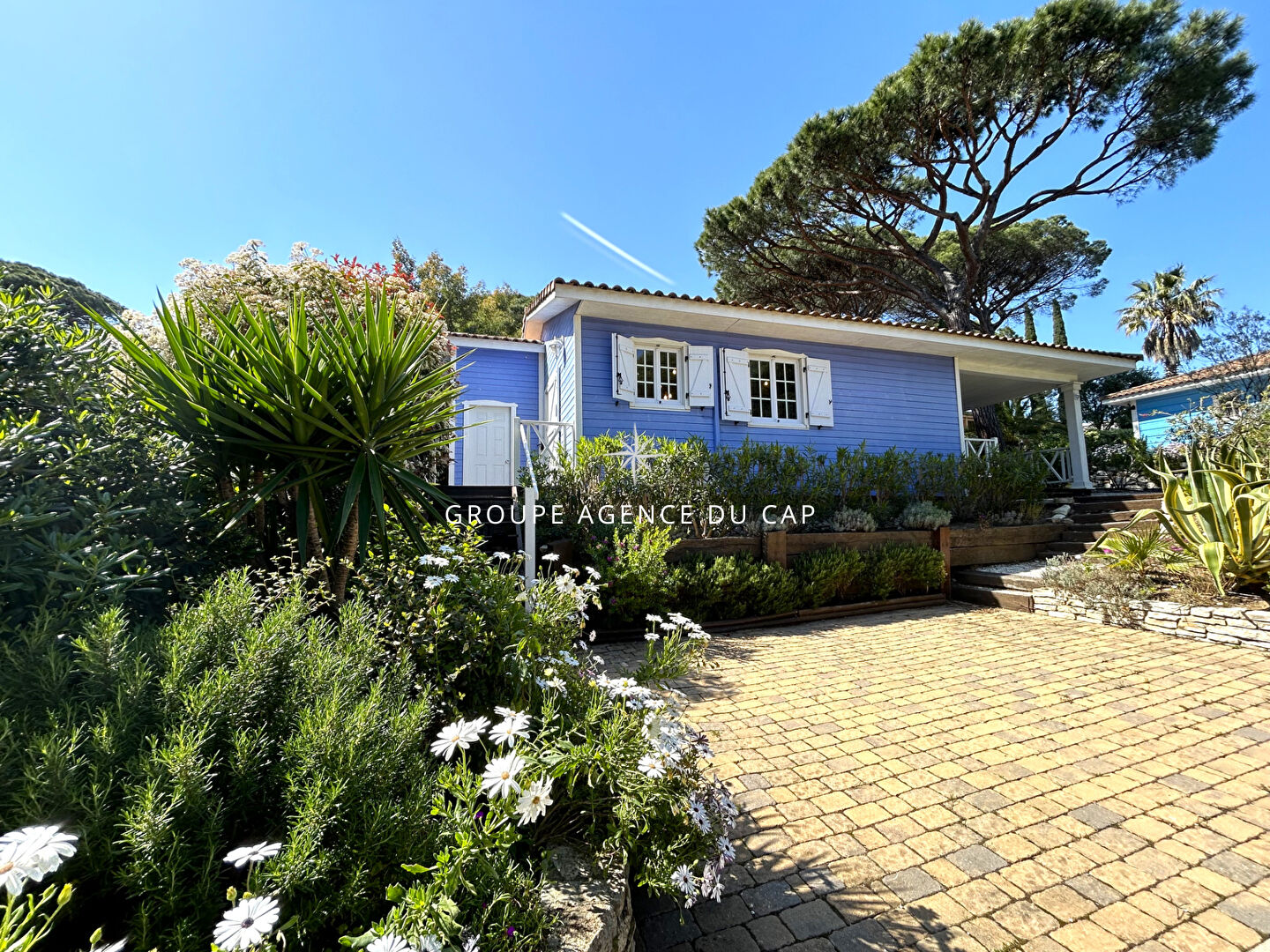 À VENDRE CHALET DE 57 M² AVEC 2 SUITES PARENTALES SITUÉ DANS UN DOMAINE PRIVÉ AVEC PISCINEÀ PROXIMITÉ DU PORT ET DES PLAGES DE GRIMAUD, À GASSIN