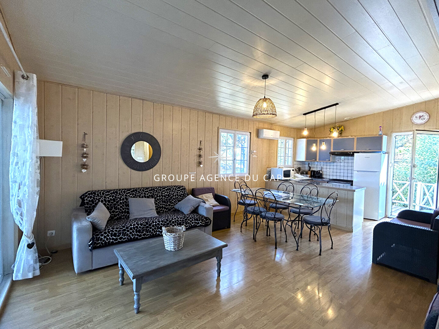 Photo À VENDRE CHALET DE 57 M² AVEC 2 SUITES PARENTALES SITUÉ DANS UN DOMAINE PRIVÉ AVEC PISCINEÀ PROXIMITÉ DU PORT ET DES PLAGES DE GRIMAUD, À GASSIN image 2/6